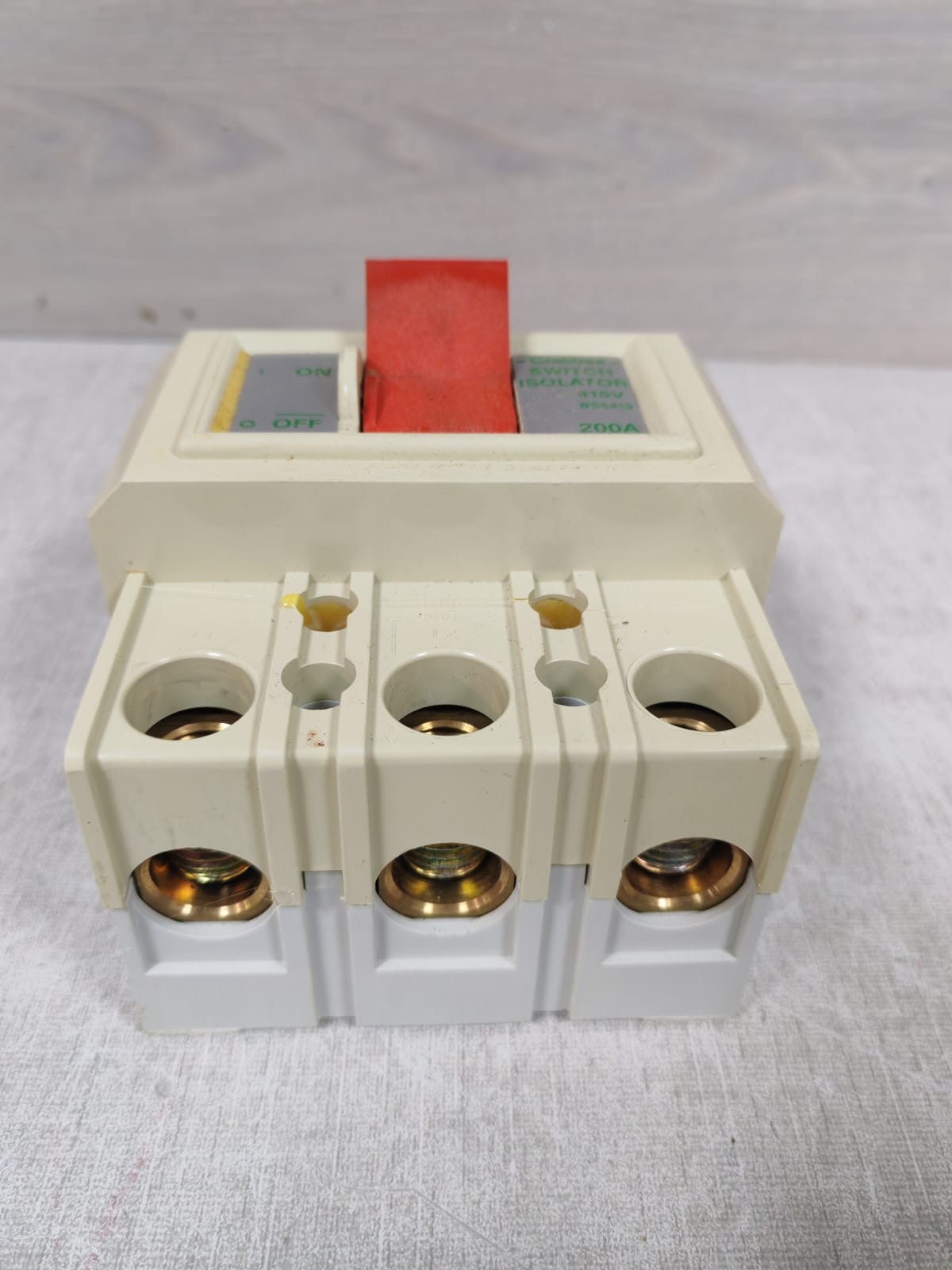 Crabtree 200/3MS Crabtree Polestar Switch Isolator 415V 200/3MS 200A Triple Pole Main Switch 10