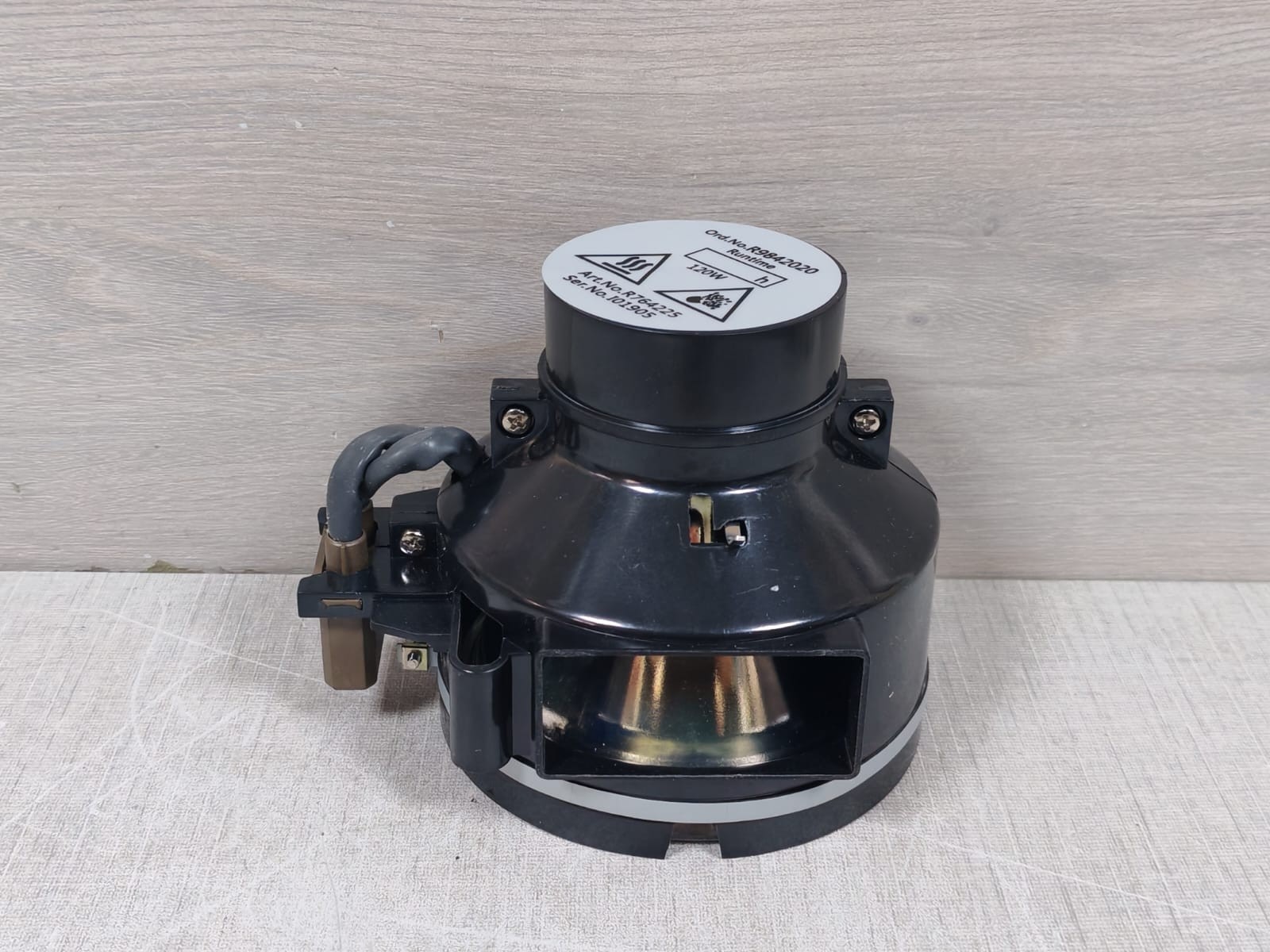 Unbranded R9842020 R9842020 PROJECTOR LAMP 8
