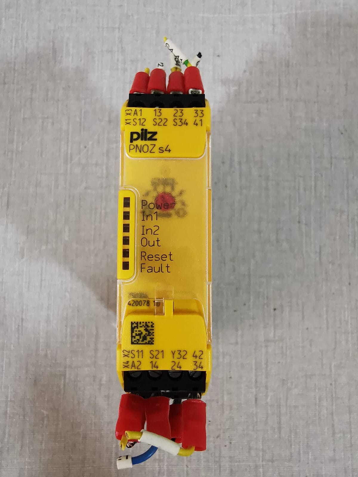 Pilz PNOZ s4 750104 Module Damaged Frame