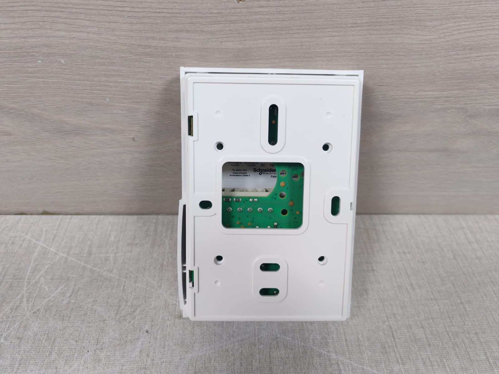 Schneider Electric SE7350F5045 SCHNEIDER ELECTRIC SE7350F5045 ROOM CONTROLLER-FAN COIL APPLICATIONS 4