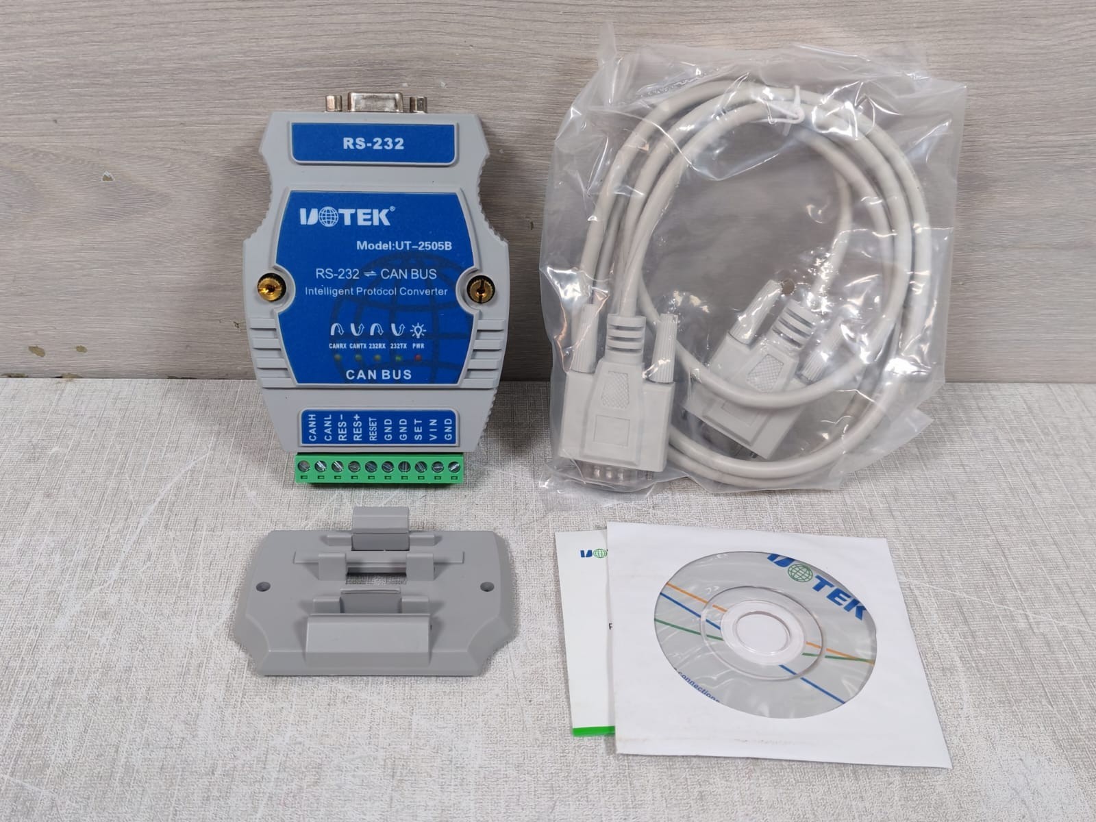 UOTEK UT-2505B UOTEK UT-2505B RS-232 CAN BUS INTELLIGENT PROTOCOL CONVERTER 2