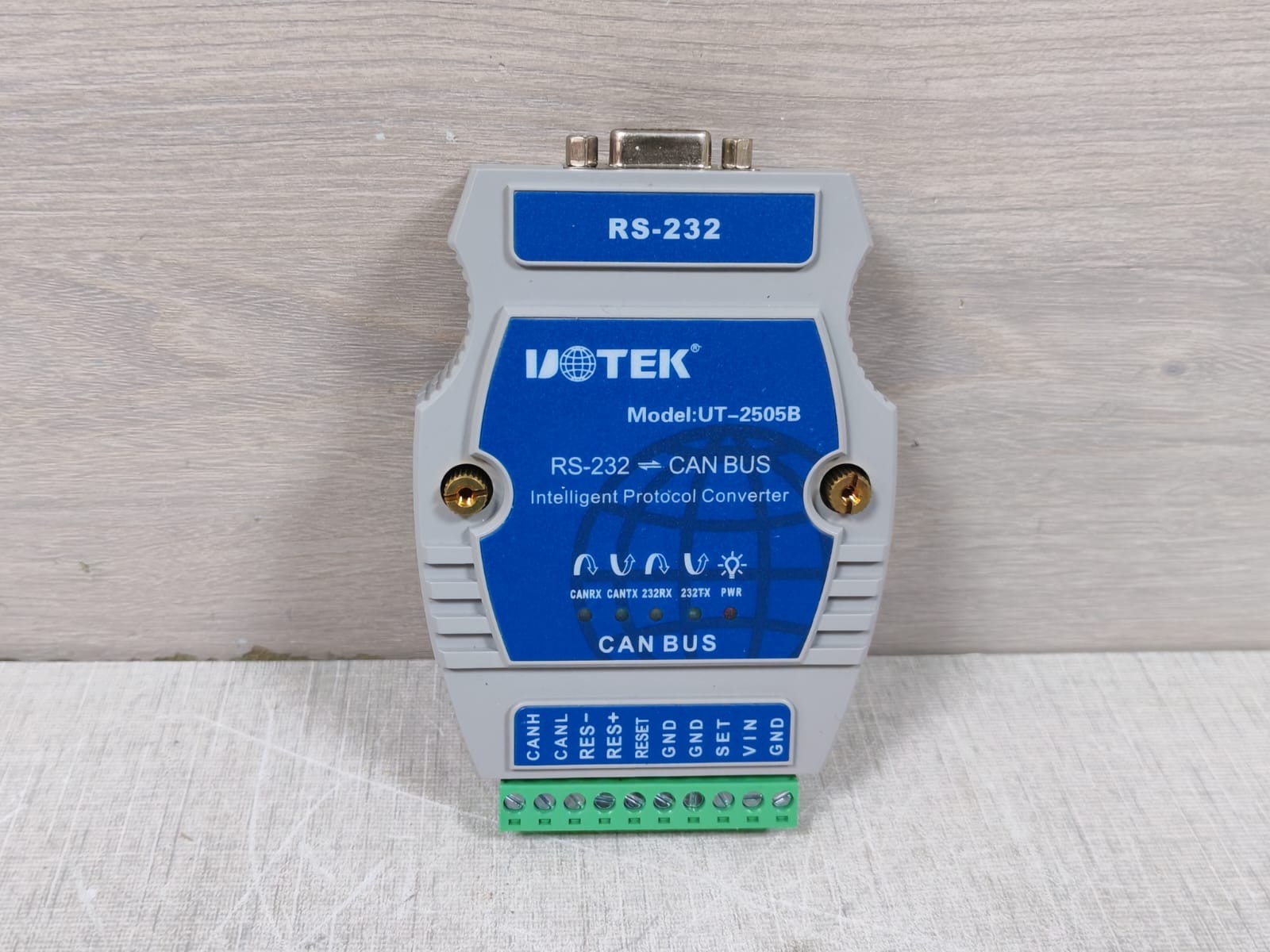 UOTEK UT-2505B UOTEK UT-2505B RS-232 CAN BUS INTELLIGENT PROTOCOL CONVERTER 3