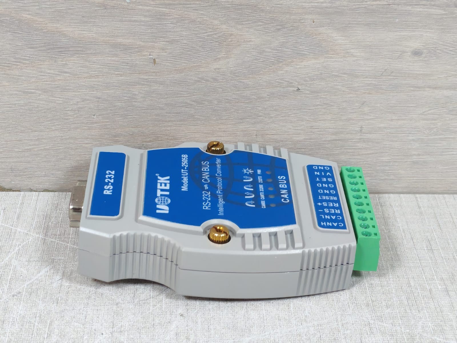 UOTEK UT-2505B UOTEK UT-2505B RS-232 CAN BUS INTELLIGENT PROTOCOL CONVERTER 7