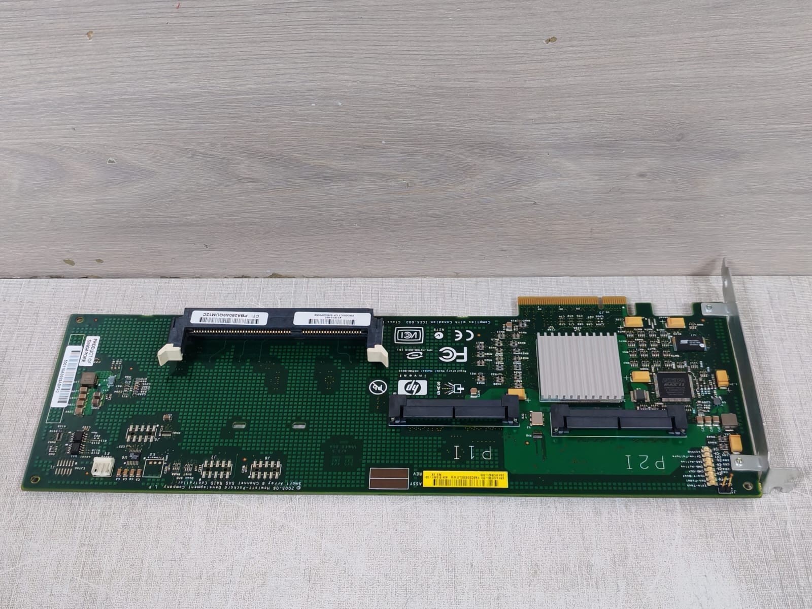 HP CO-412799-001 HP CO-412799-001 Smart Array E-200/64 PCle SAS RAID 6