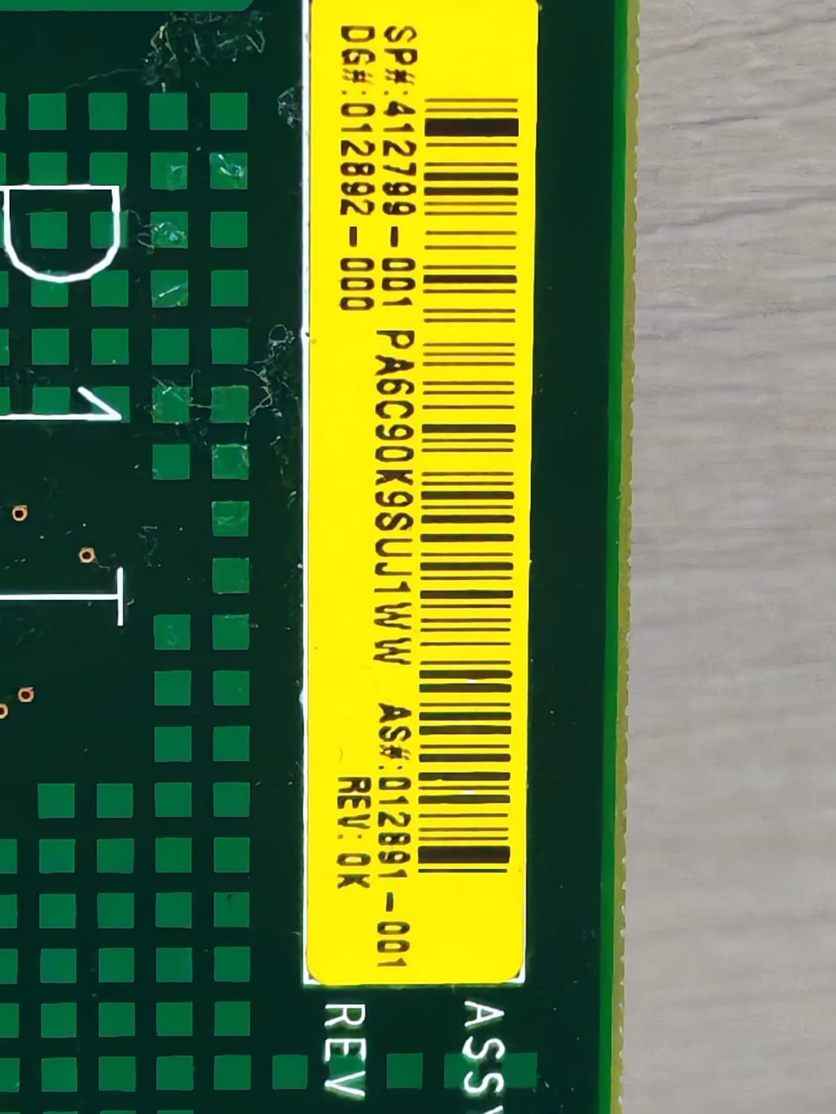 HP CO-412799-001 HP CO-412799-001 Smart Array E-200/64 PCle SAS RAID 9