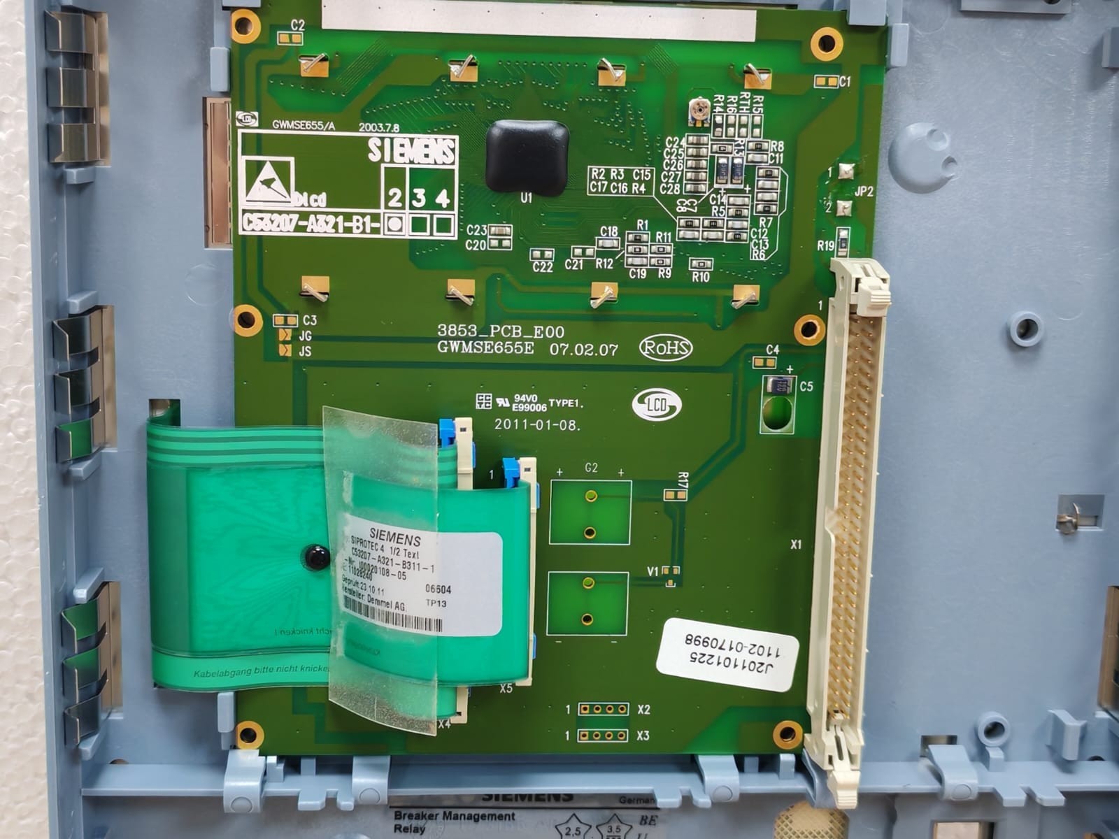 Siemens C53207-A321-B311-1 SIEMENS C53207-A321-B311-1 SIPROTEC FRONT UNIT 4 1/2 TEXT DISPLAY 4