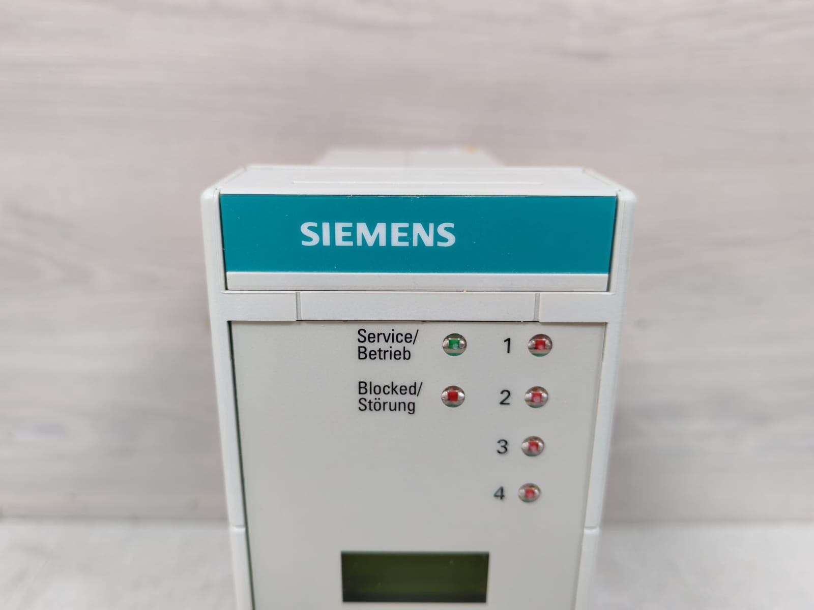 Siemens 7RW6000-4EA00-1DA0/BB SIEMENS 7RW6000-4EA00-1DA0/BB NUMERICAL VOLTAGE AND FREQUENCY PROTECTION 4