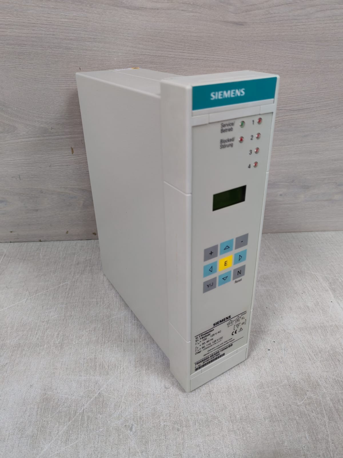 Siemens 7RW6000-4EA00-1DA0/BB SIEMENS 7RW6000-4EA00-1DA0/BB NUMERICAL VOLTAGE AND FREQUENCY PROTECTION 8