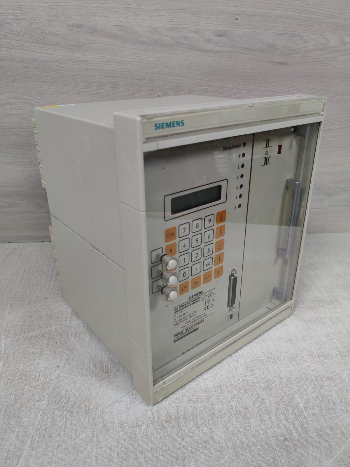 Siemens 7SD5021-4CA11-0AA0/EE SIEMENS 7SD5021-4CA11-0AA0/EE LINE DIFFERENTIAL PROTECTION 7