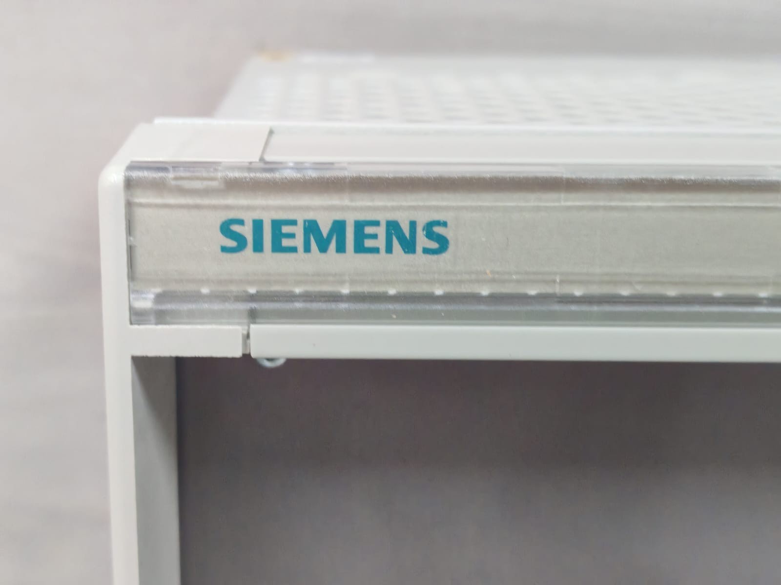 Siemens 7XT3400-0CA00/BB SIEMENS 7XT3400-0CA00/BB 20-Hz BAND-PASS FILTER 80VA 4