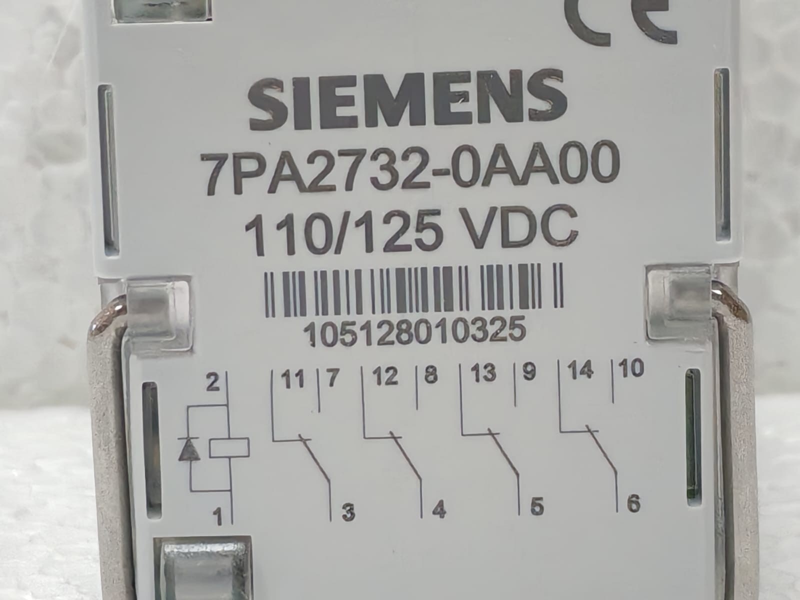 Siemens 7PA2732-0AA00-2 SIEMENS 7PA2732-0AA00-2 110/125VDC TRIP,FAST RELAY 4 NC/NO WITH SOCKET 2