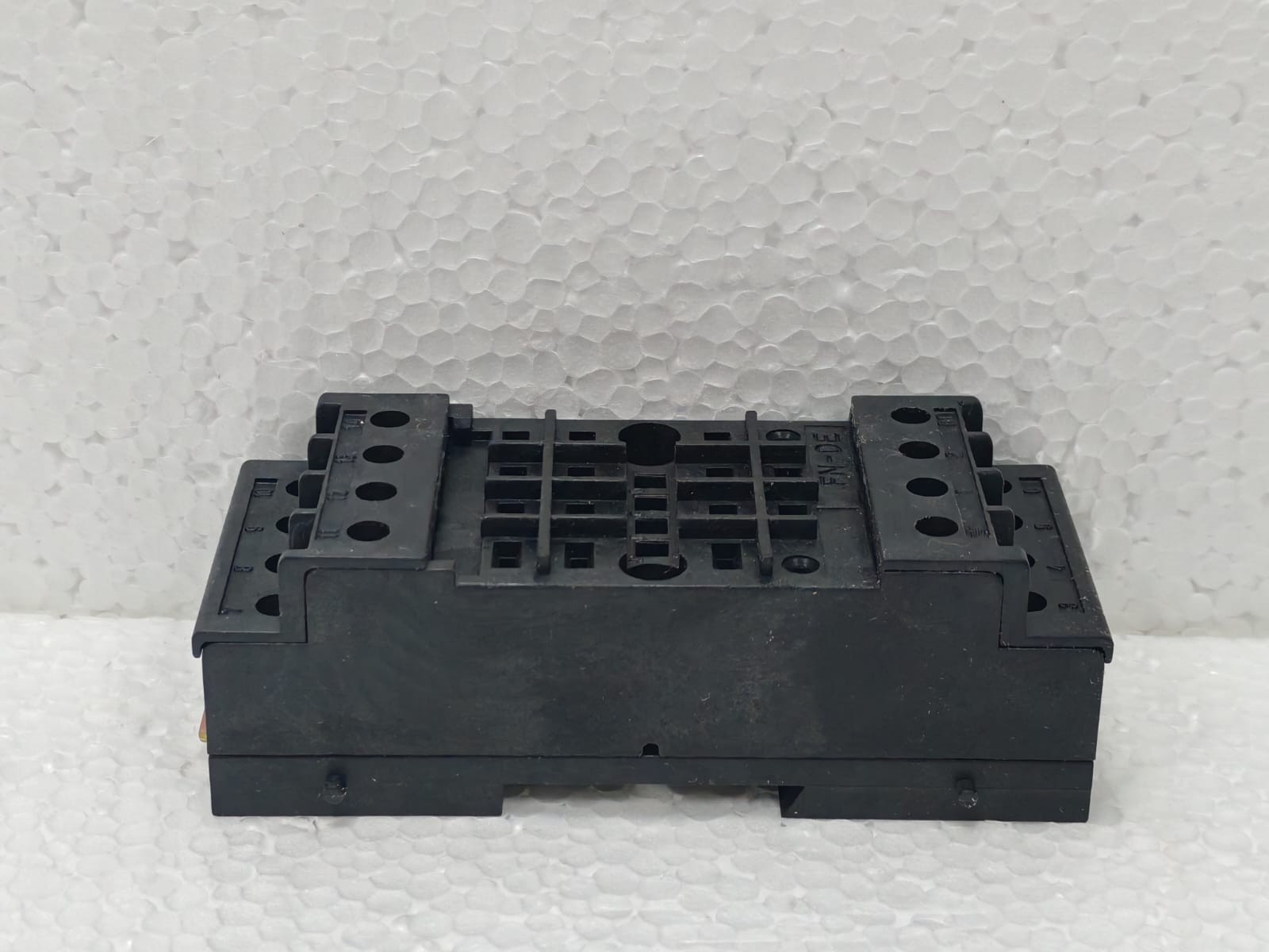 Siemens 7PA2732-0AA00-2 SIEMENS 7PA2732-0AA00-2 110/125VDC TRIP,FAST RELAY 4 NC/NO WITH SOCKET 9