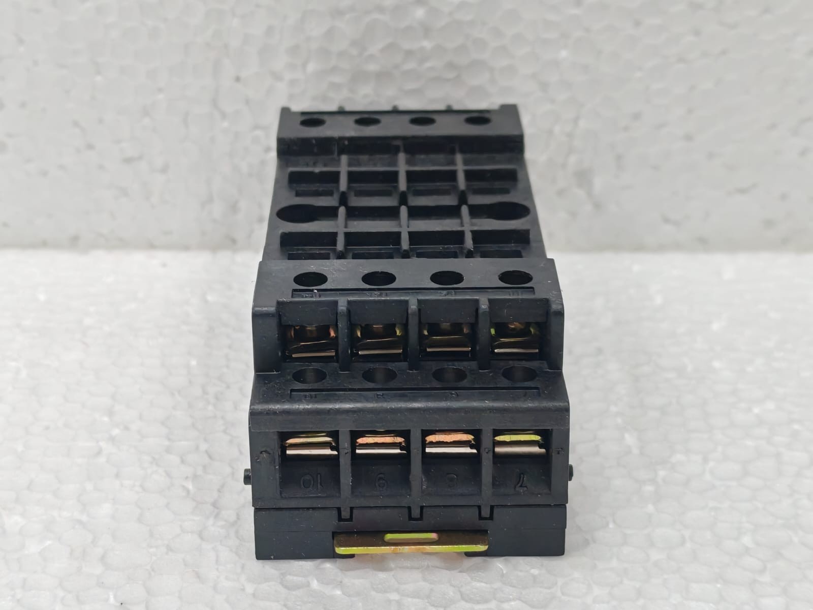 Siemens 7PA2732-0AA00-2 SIEMENS 7PA2732-0AA00-2 110/125VDC TRIP,FAST RELAY 4 NC/NO WITH SOCKET 10