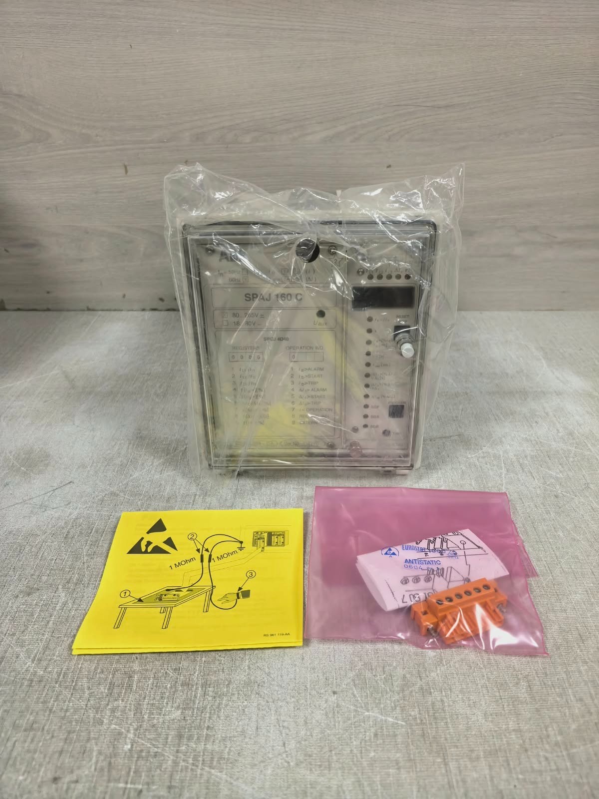 ABB SPAJ160C-DA RS611051-DA REV.A ABB SPAJ160C-DA RS611051-DA REV.A MULTI-FUNCTIONAL PROTECTIVE RELAY 2