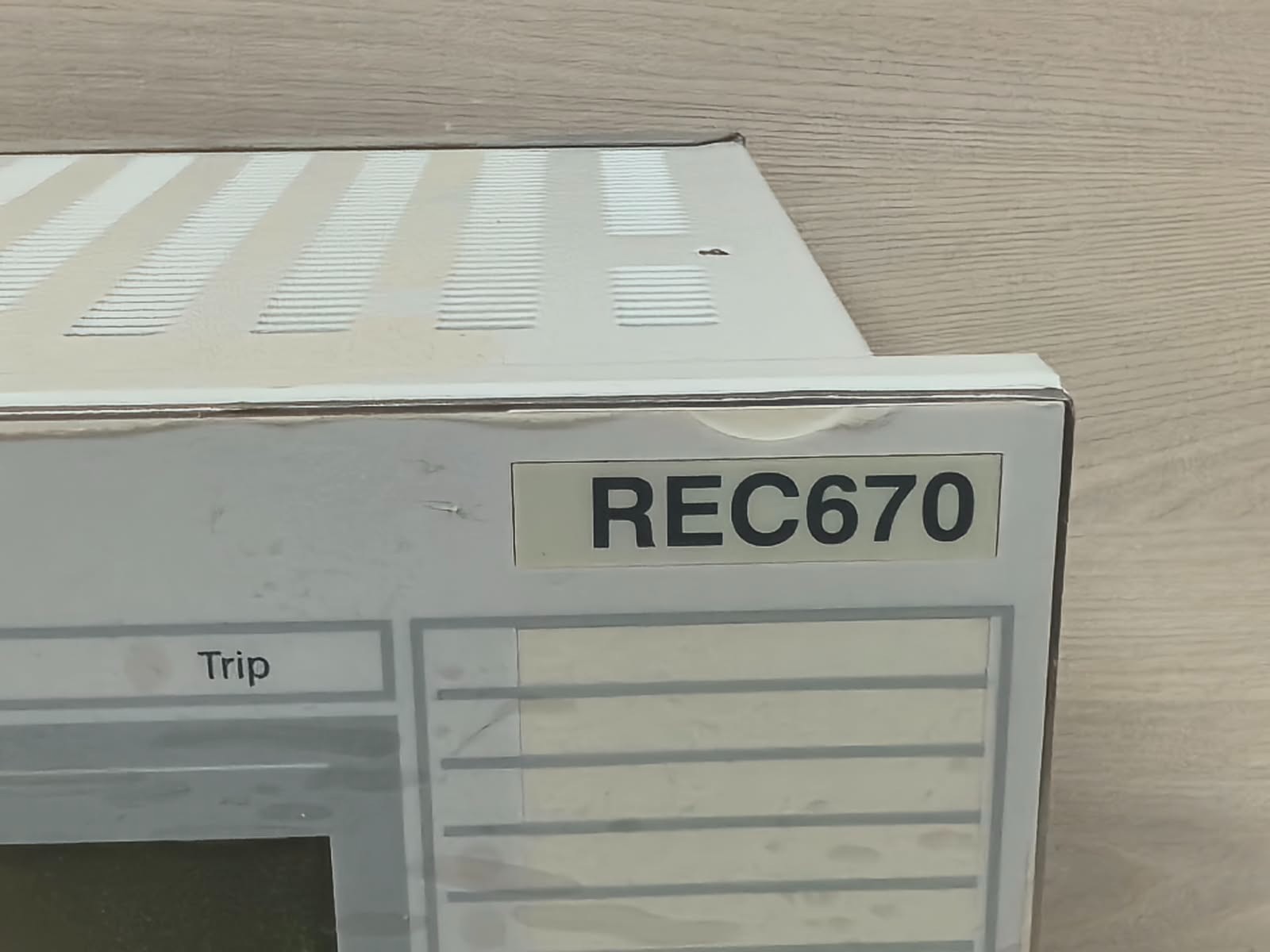 ABB 1MRK004814-AC ABB REC670 1MRK004814-AC BAY CONTROL 4