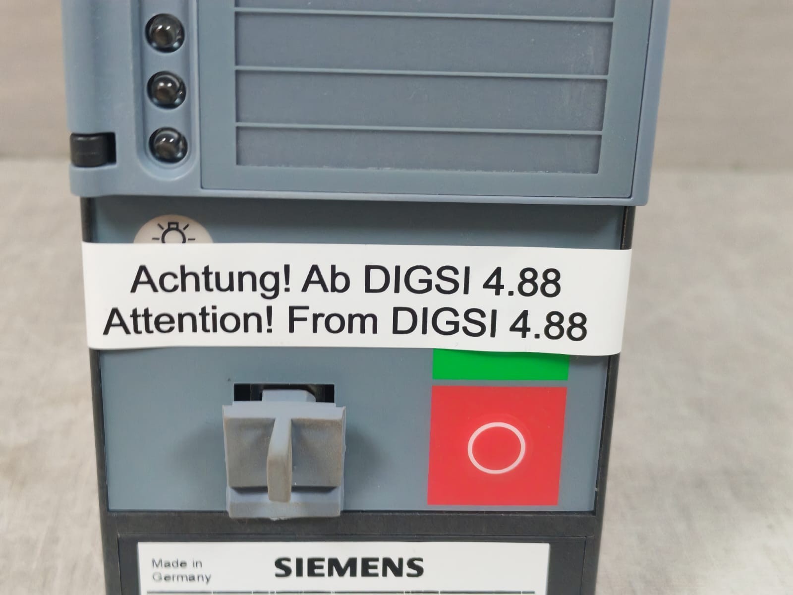 Siemens 7SJ8031-5EB96-1FB0DD SIEMENS 7SJ8031-5EB96-1FB0DD OVERCURRENT PROTECTION 4