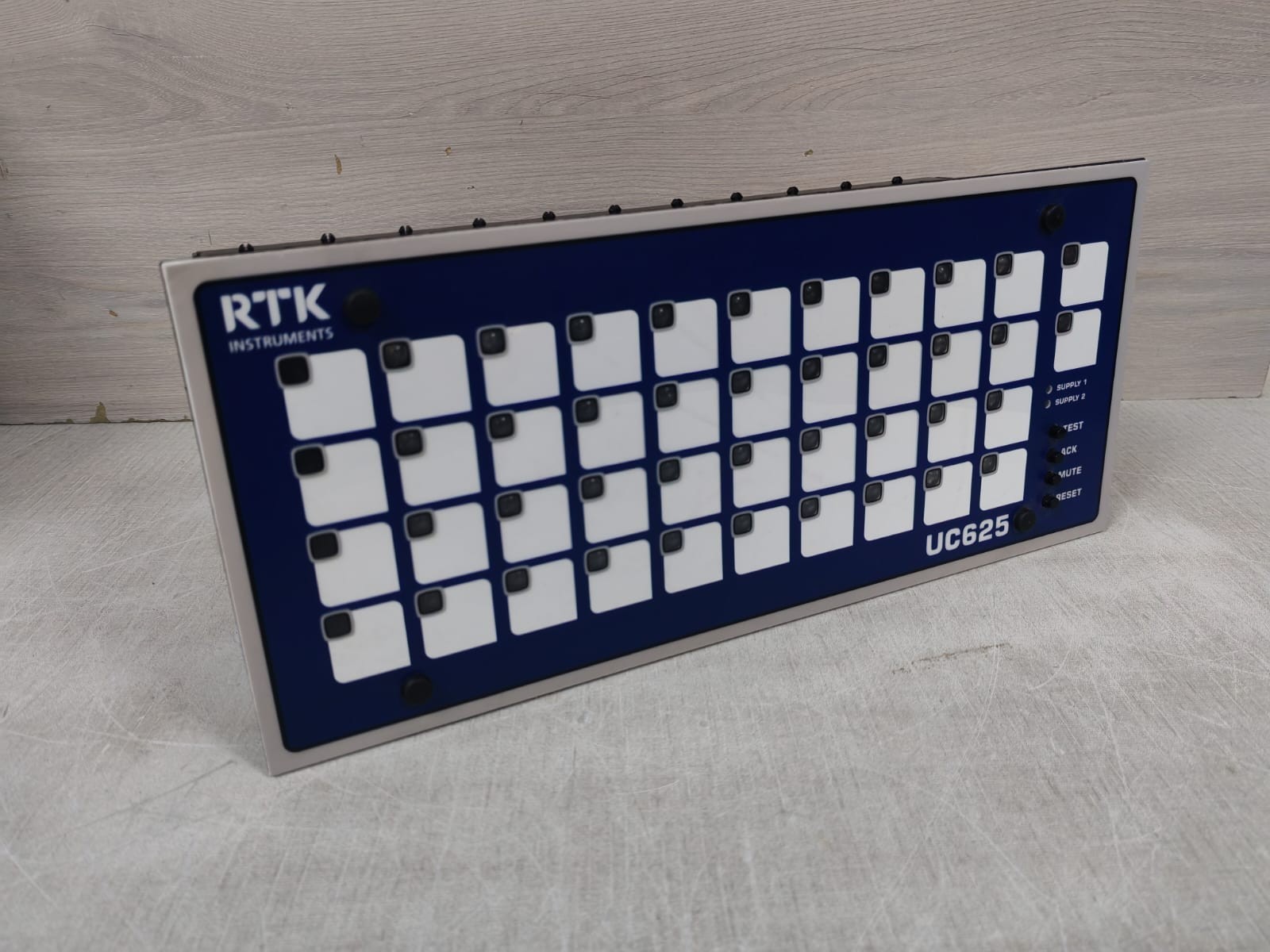 RTK INSTRUMENTS UC625 / UC625-40WT-HH-024-R-M3 RTK INSTRUMENTS UC625 / UC625-40WT-HH-024-R-M3 ALARM ANNUNCIATOR 24VDC 5