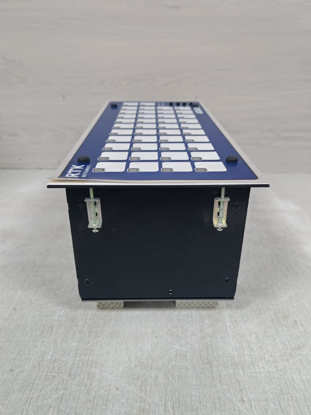 RTK INSTRUMENTS UC625 / UC625-40WT-HH-024-R-M3 RTK INSTRUMENTS UC625 / UC625-40WT-HH-024-R-M3 ALARM ANNUNCIATOR 24VDC 9