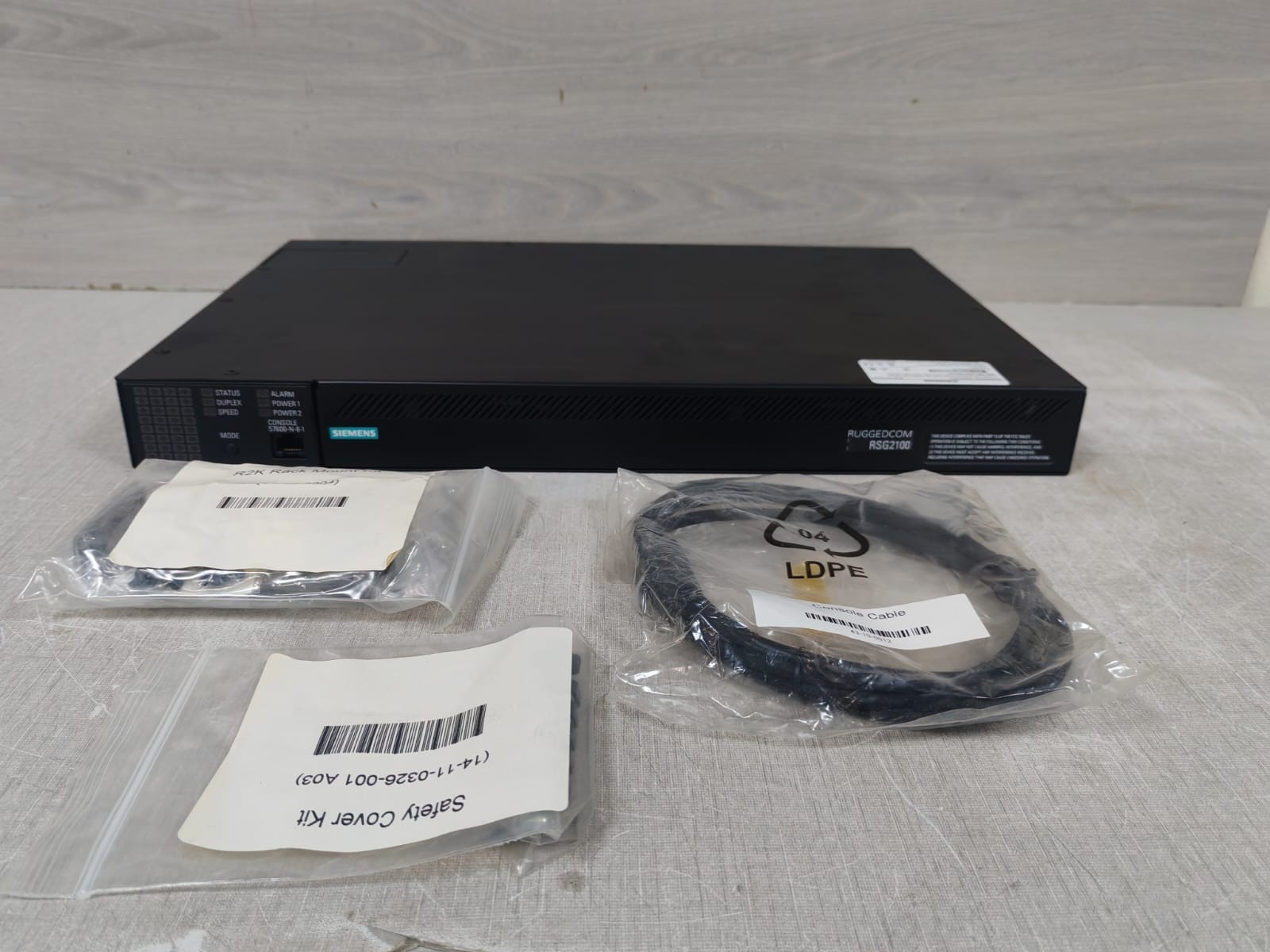 Siemens RSG2100NC SIEMENS RUGGEDCOM RSG2100NC 56BIT ENCRYPTION ETHERNET SWITCH 2