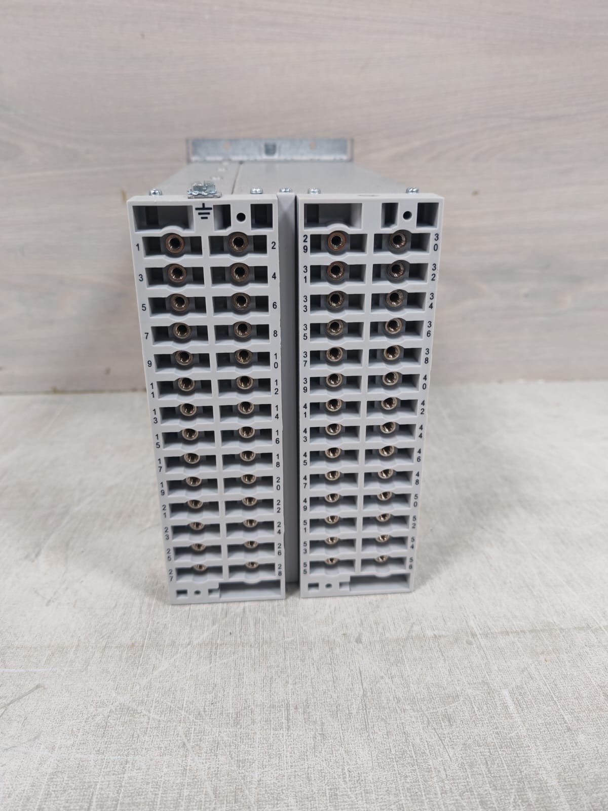 Siemens A241 SIEMENS TR-A241 7PG1824-1LL80-1CF0 HIGH BURDEN TRIPPING RELAY 125VDC 10