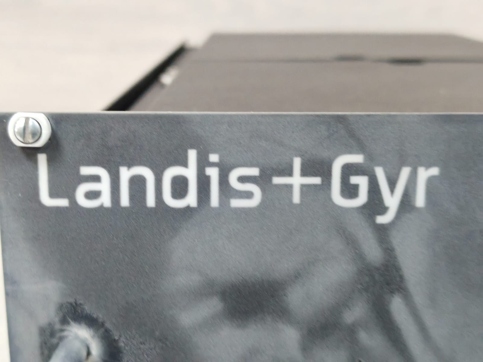 LANDIS + GYR M5R-70 LANDIS + GYR MAXSYS 2510 M5R-70 8426RD00-0000 MULTI-FUNCTION ELECTRONIC METER 2