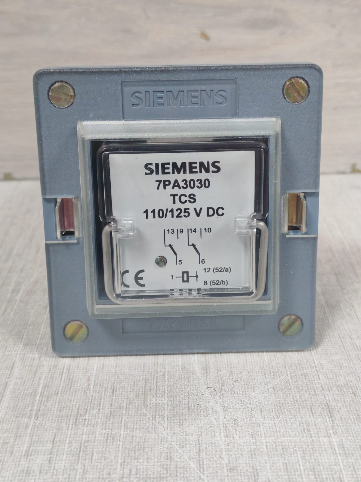 Siemens 7PA3030-1 SIEMENS 7PA3030 7PA3030-1 TRIP CIRCUIT SUPERVISION 2 NC/NO W/ SOCKET 100-125VDC 2