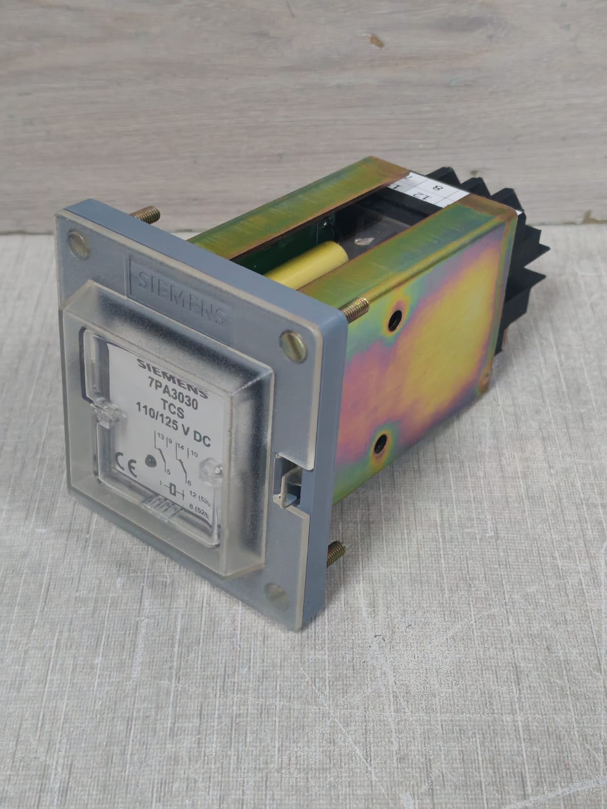 Siemens 7PA3030-1 SIEMENS 7PA3030 7PA3030-1 TRIP CIRCUIT SUPERVISION 2 NC/NO W/ SOCKET 100-125VDC 4