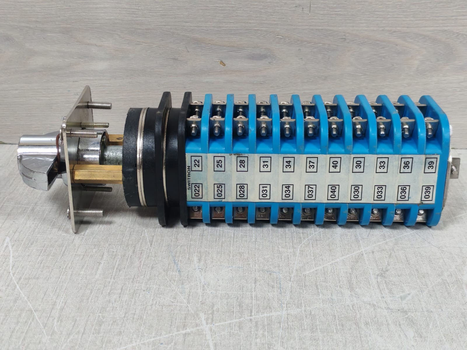 SWITRON SPC32P11224/T84/W SWITRON SPC32P11224/T84/W ROTARY SWITCH 7