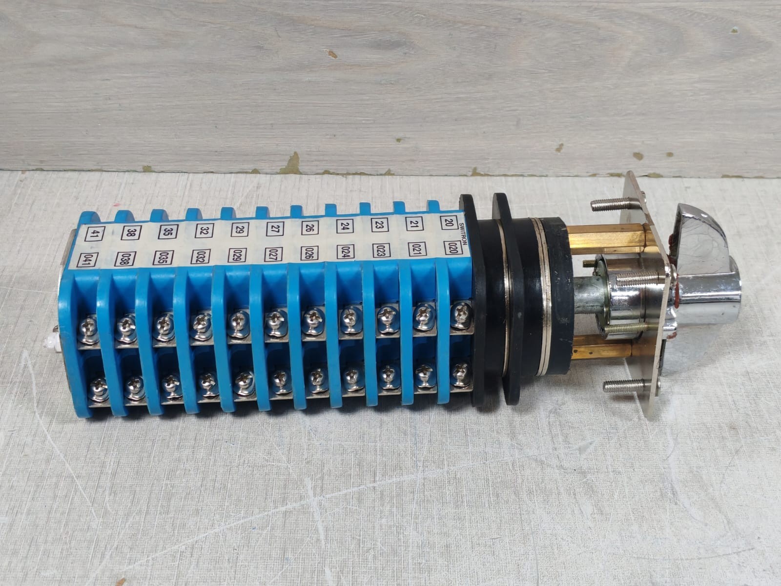 SWITRON SPC32P11224/T84/W SWITRON SPC32P11224/T84/W ROTARY SWITCH 8
