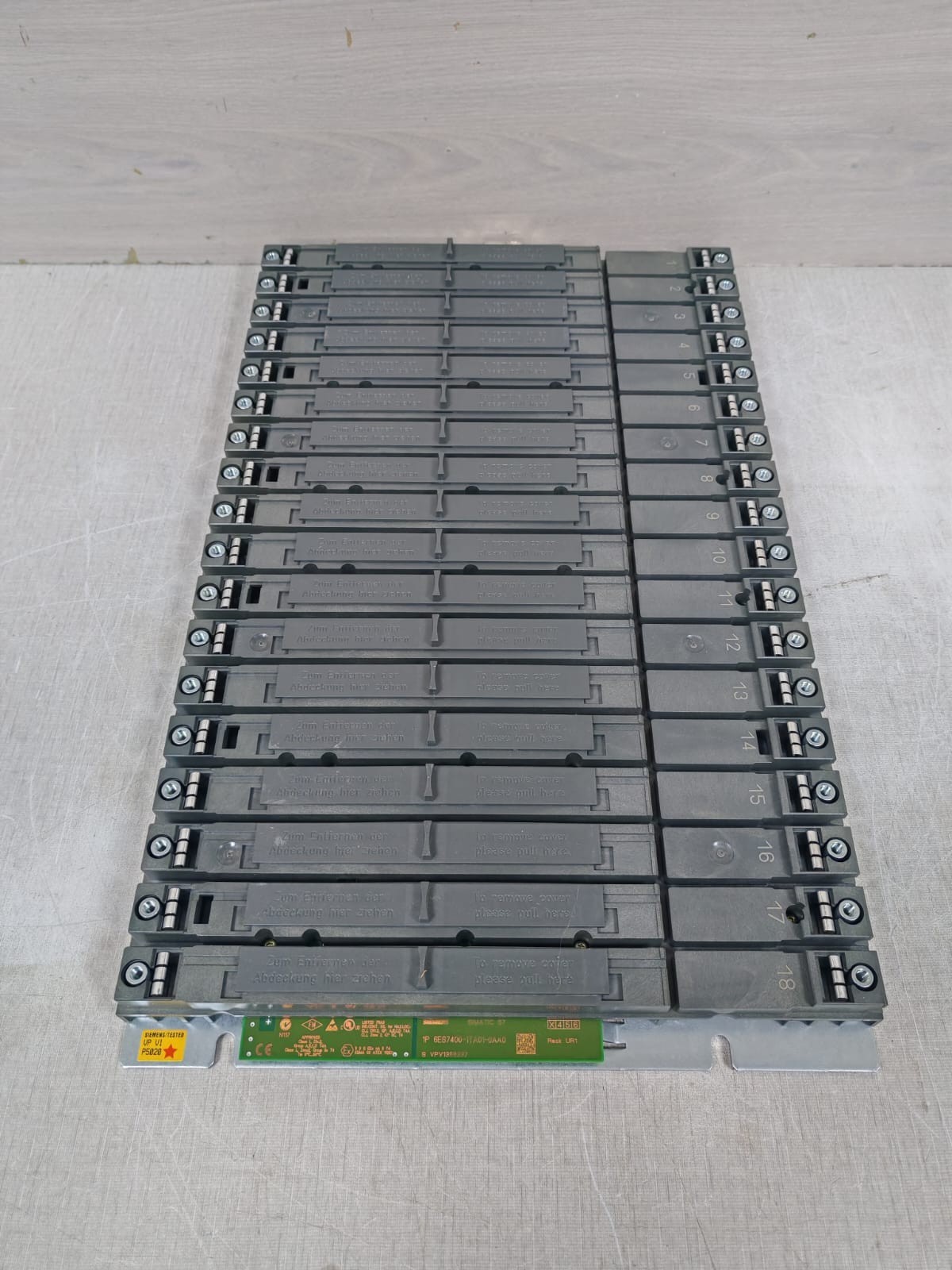 Siemens 1P6ES7400-1TA01-0AA0 SIEIMENS SIMATIC S7 1P6ES7400-1TA01-0AA0 RACK UR1 10