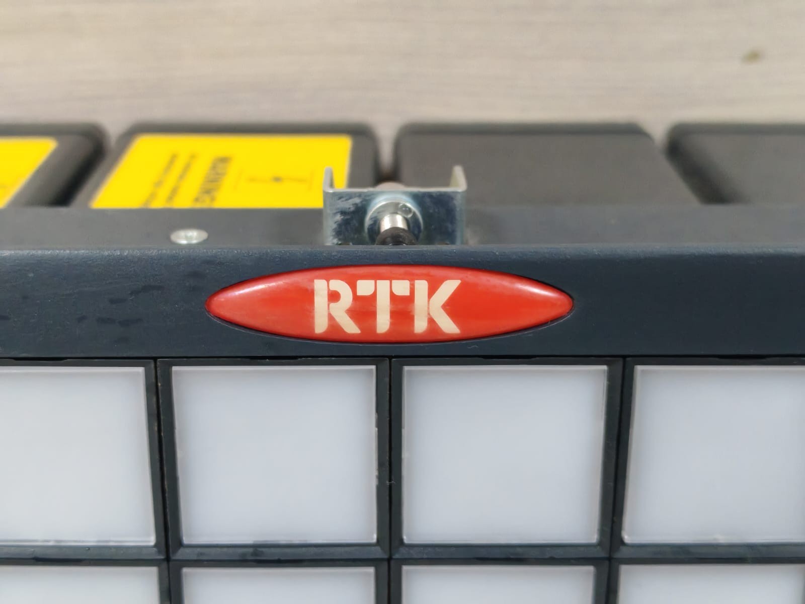 RTK Instruments BS42P028XM1CX13TXS4X RTK INSTRUMENTS BS42P028XM1CX13TXS4X 725B ANNUNCIATOR 125V 2