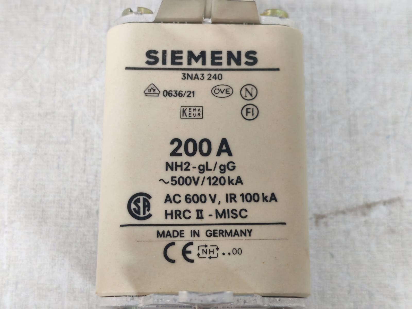 Siemens 3NA3240 LOT SIEMENS 3NA3240 LV-HRC-FUSE LINKS 200A 4