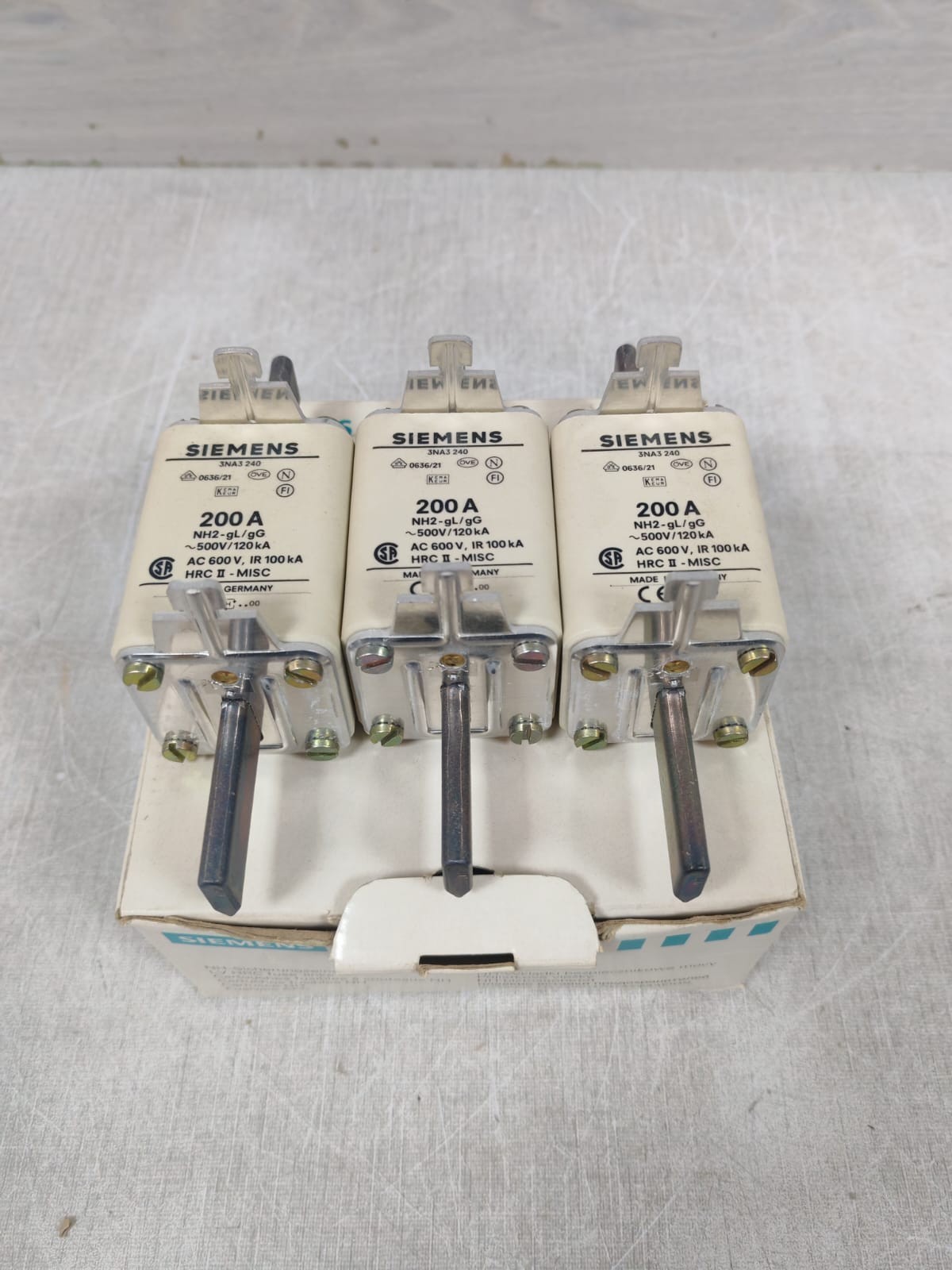 LOT SIEMENS 3NA3240 LV-HRC-FUSE LINKS 200A