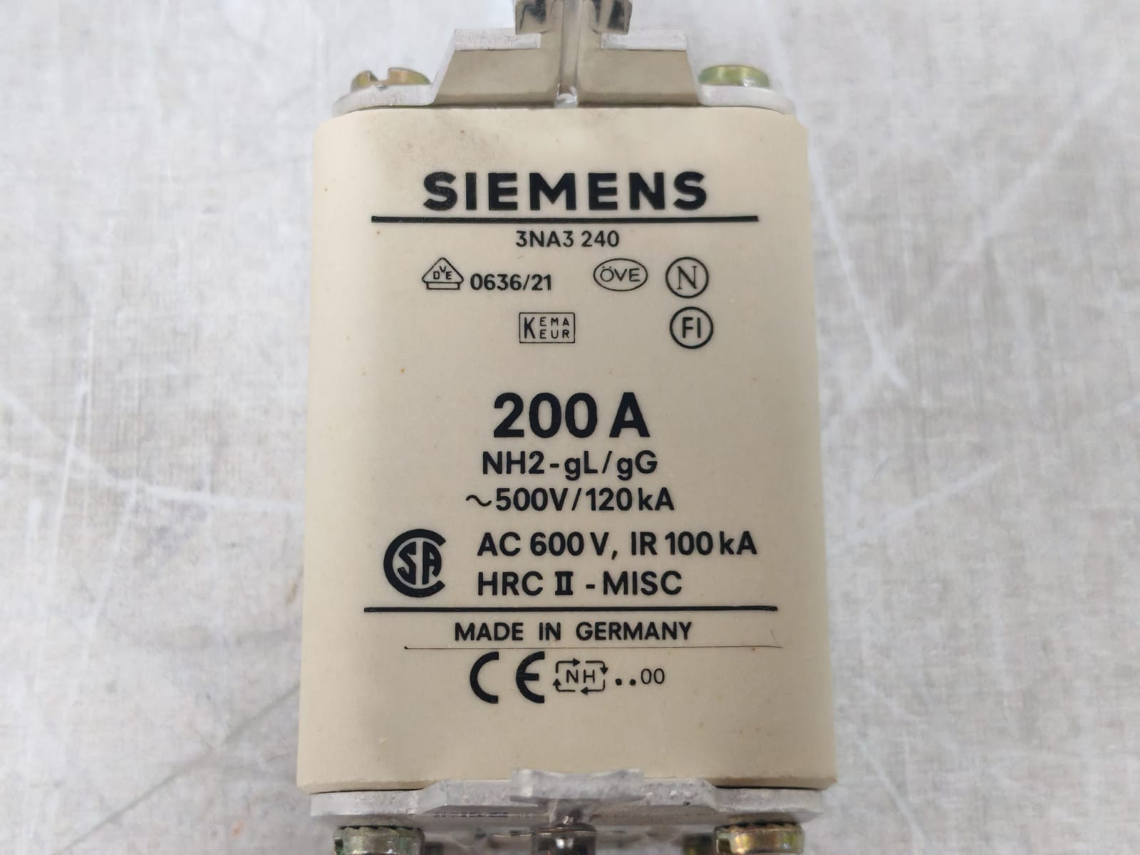 Siemens 3NA3240 LOT SIEMENS 3NA3240 LV-HRC-FUSE LINKS 200A 3