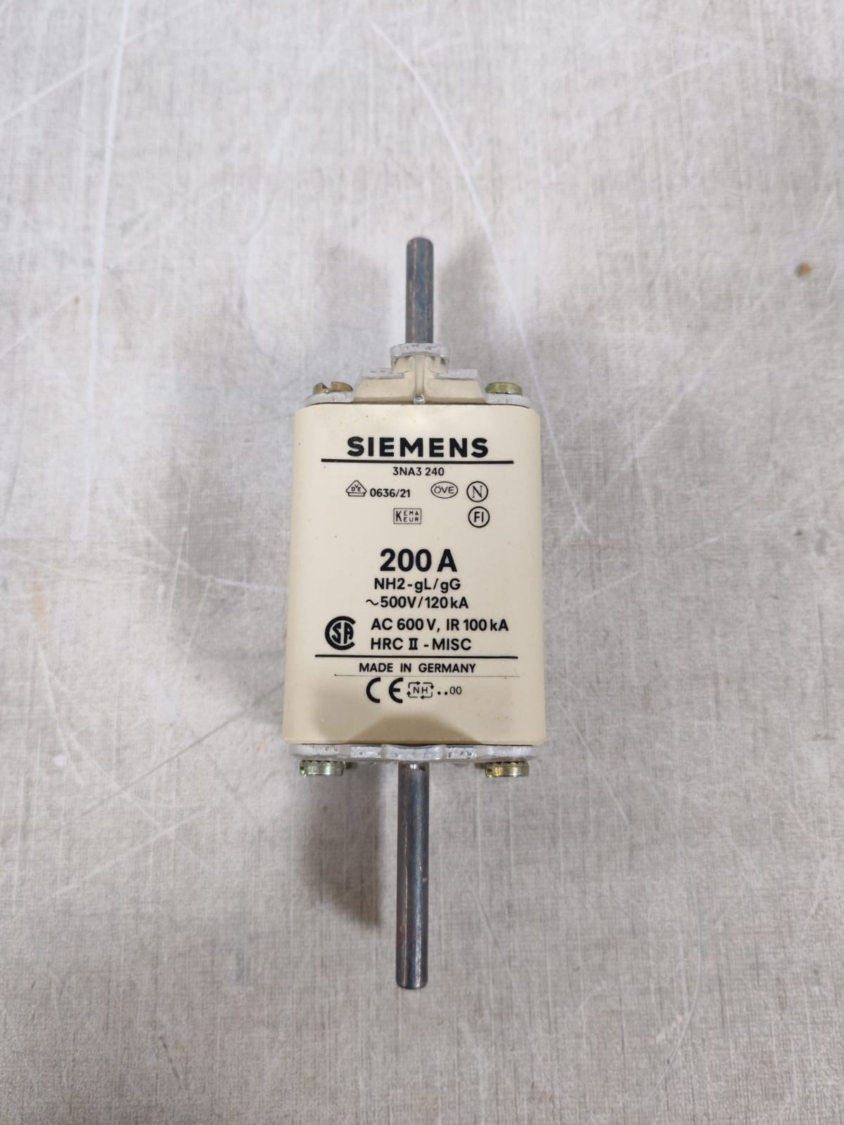 Siemens 3NA3240 LOT SIEMENS 3NA3240 LV-HRC-FUSE LINKS 200A 9