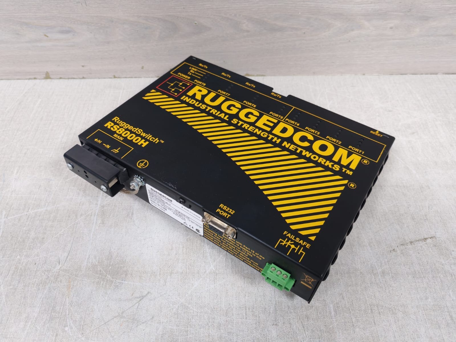 Siemens RS80000HNC-HI-MMST-MS-XX RUGGEDCOM INDUSTRIAL STRENGTH NETWORKS RS8000H /RS80000HNC-HI-MMST-MS-XX 4