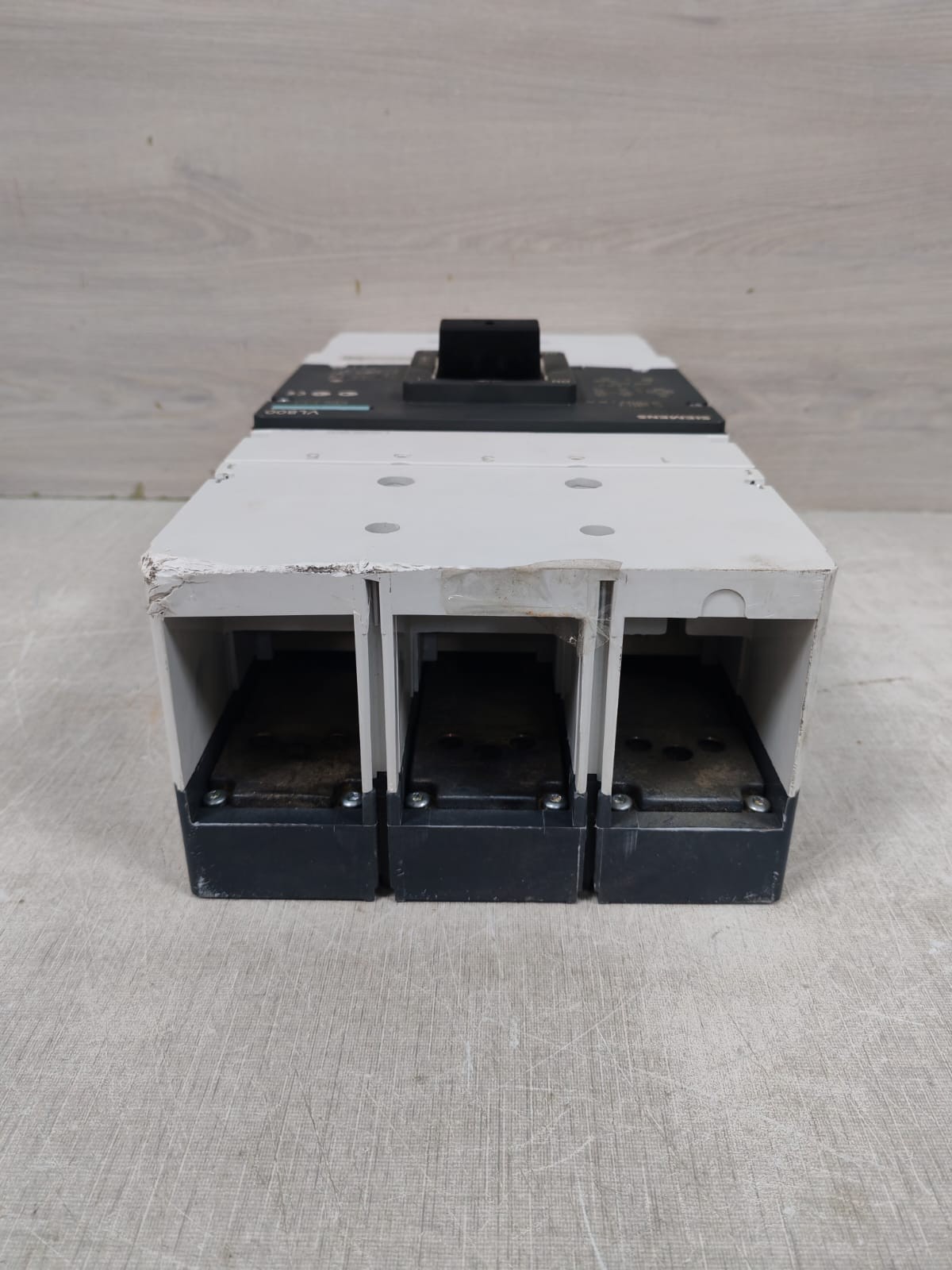 Siemens VL800 SIEMENS VL800 MOLDED CASE CIRCUIT BREAKER 8