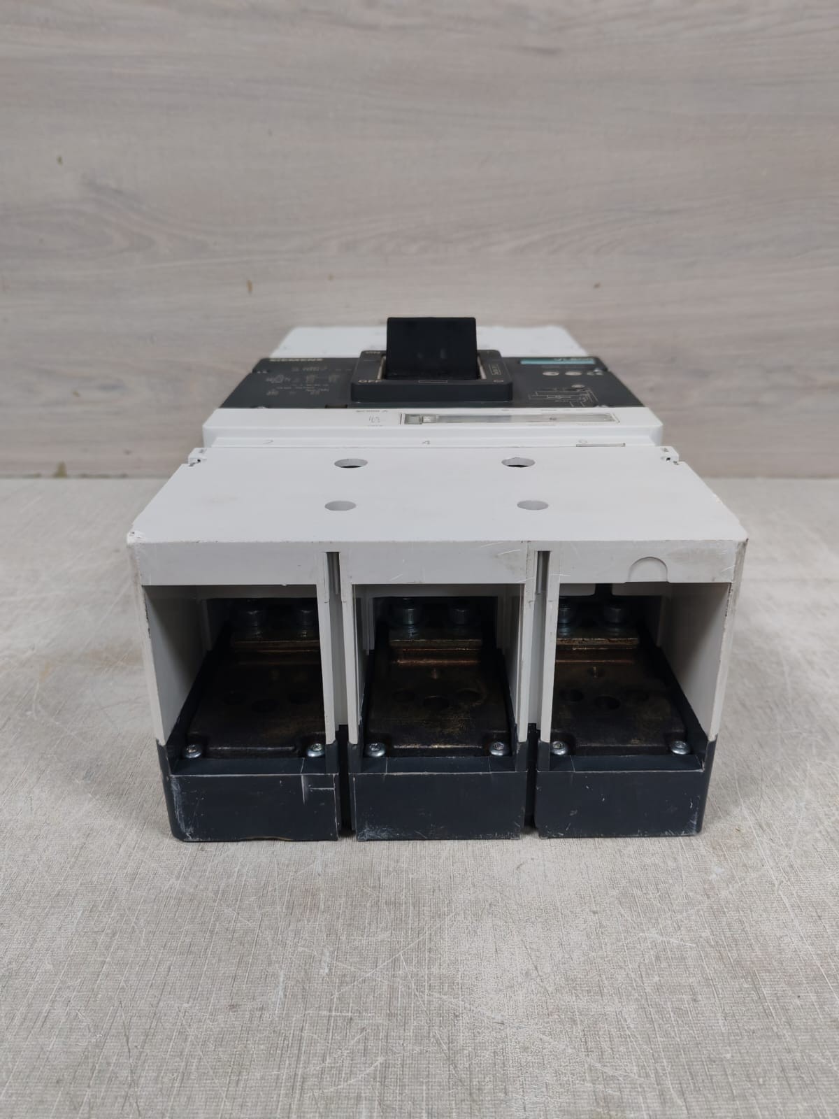 Siemens VL800 SIEMENS VL800 MOLDED CASE CIRCUIT BREAKER 9