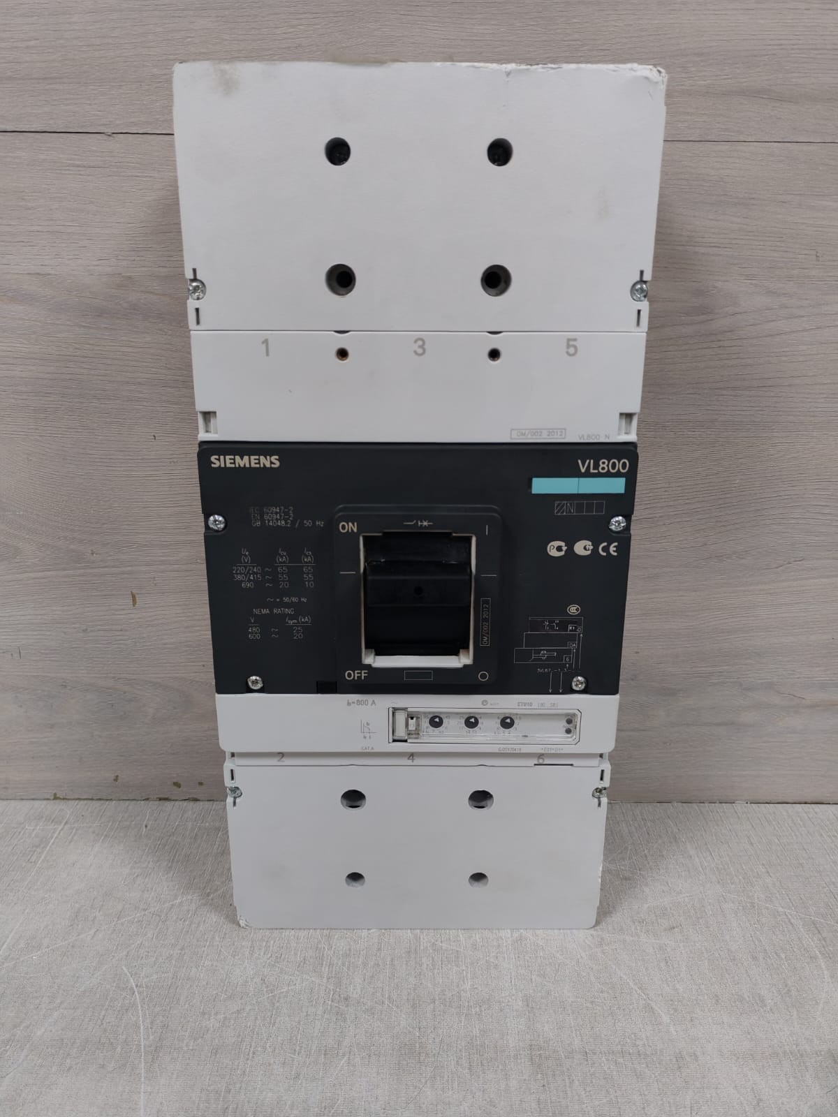 SIEMENS VL800 MOLDED CASE CIRCUIT BREAKER