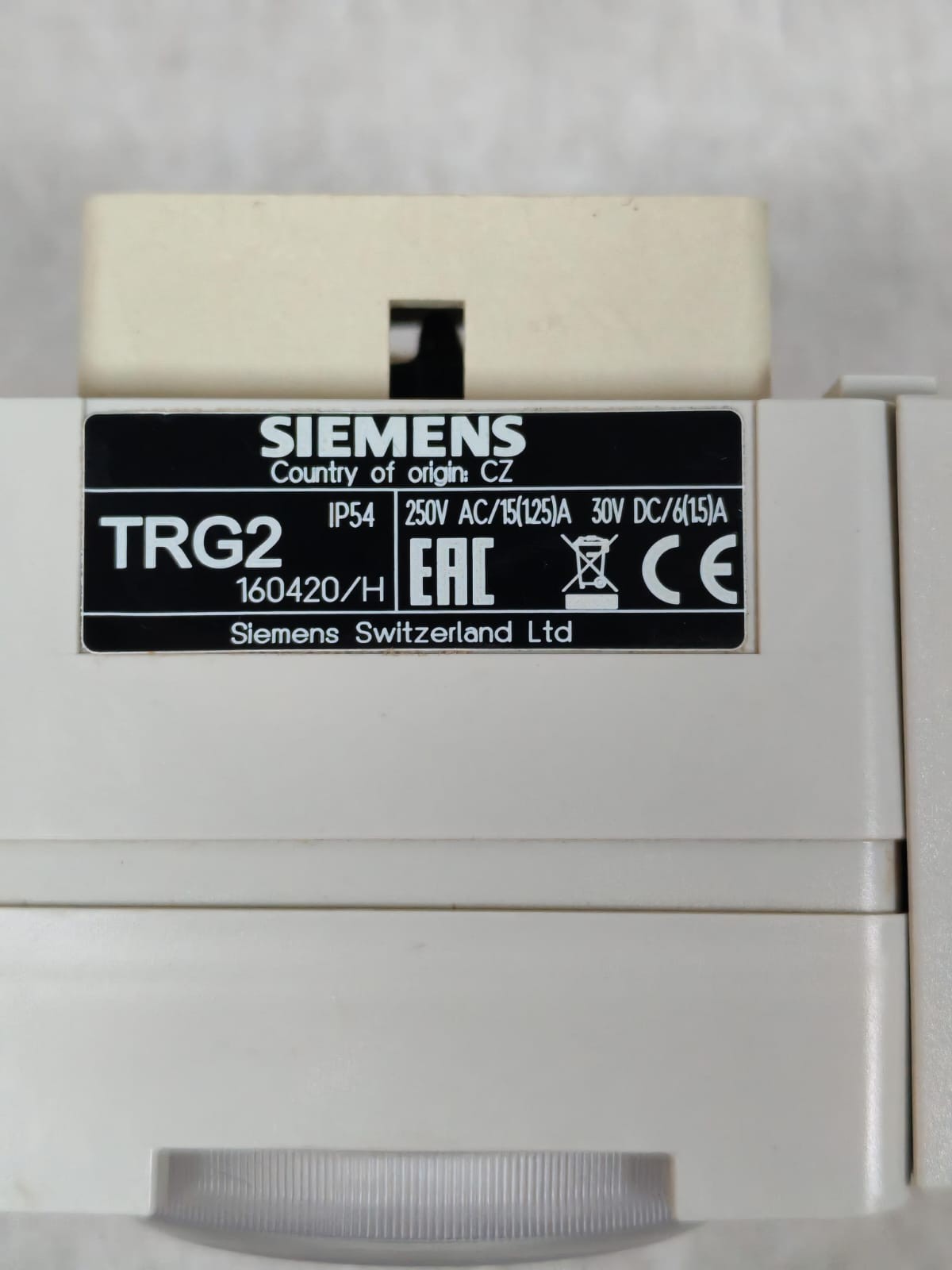 Siemens TRG2 SIEMENS TRG2 THERMOSTAT 250VAC 8