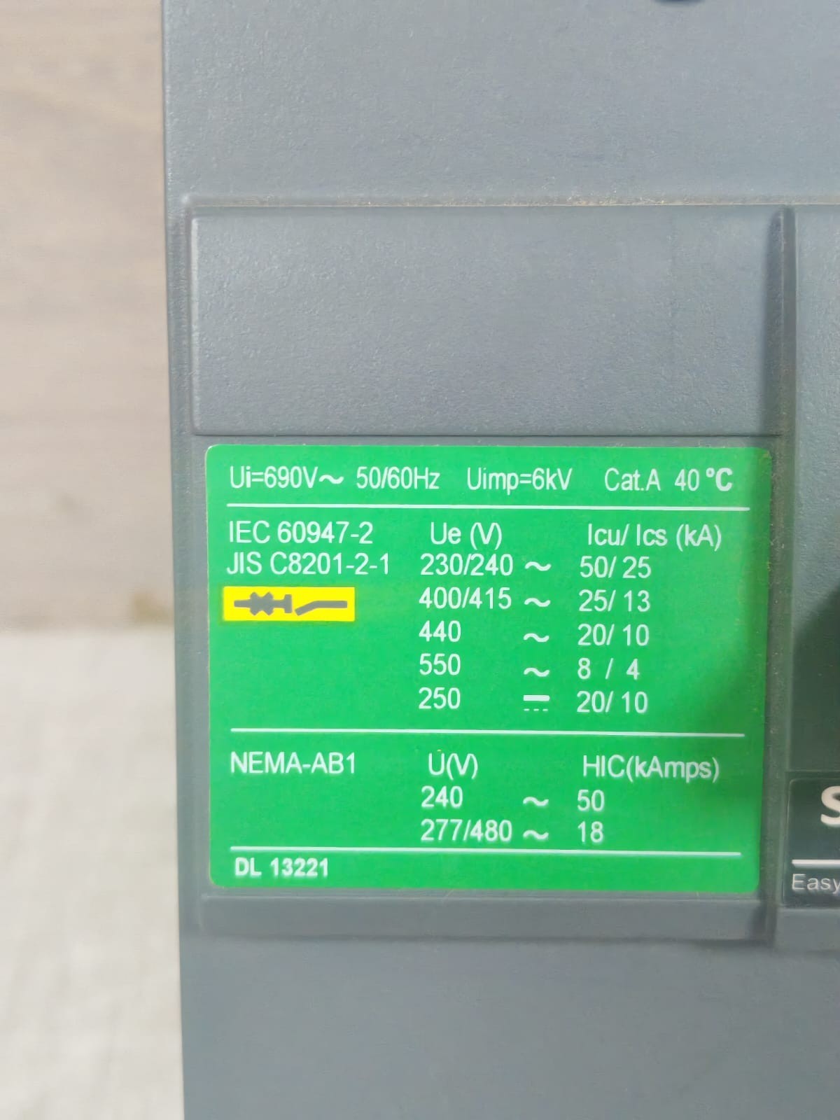 Schneider Electric EZC250/EZC250N3225 SCHNEIDER ELECTRIC EASYPACT EZC 250N/ EZC250/EZC250N3225 CIRCUIT BREAKER 5