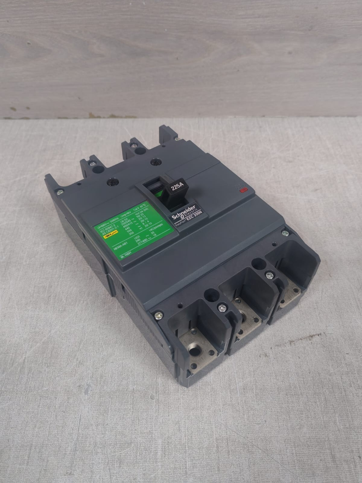 Schneider Electric EZC250/EZC250N3225 SCHNEIDER ELECTRIC EASYPACT EZC 250N/ EZC250/EZC250N3225 CIRCUIT BREAKER 7