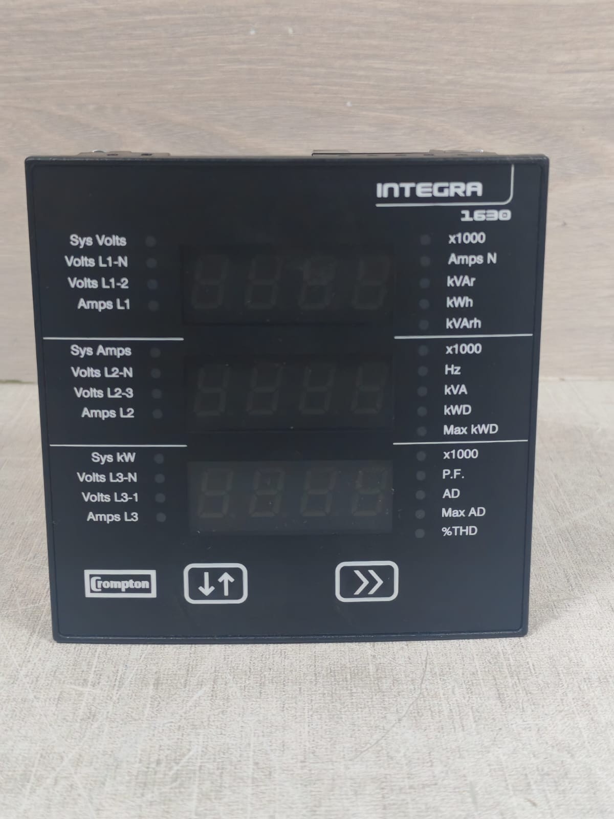 CROMPTON INT-1630-L-1-3-M-010 CROMPTON INTEGRA 160 / INT-1630-L-1-3-M-010 DIGITAL METERING SYSTEM 100-240V 2