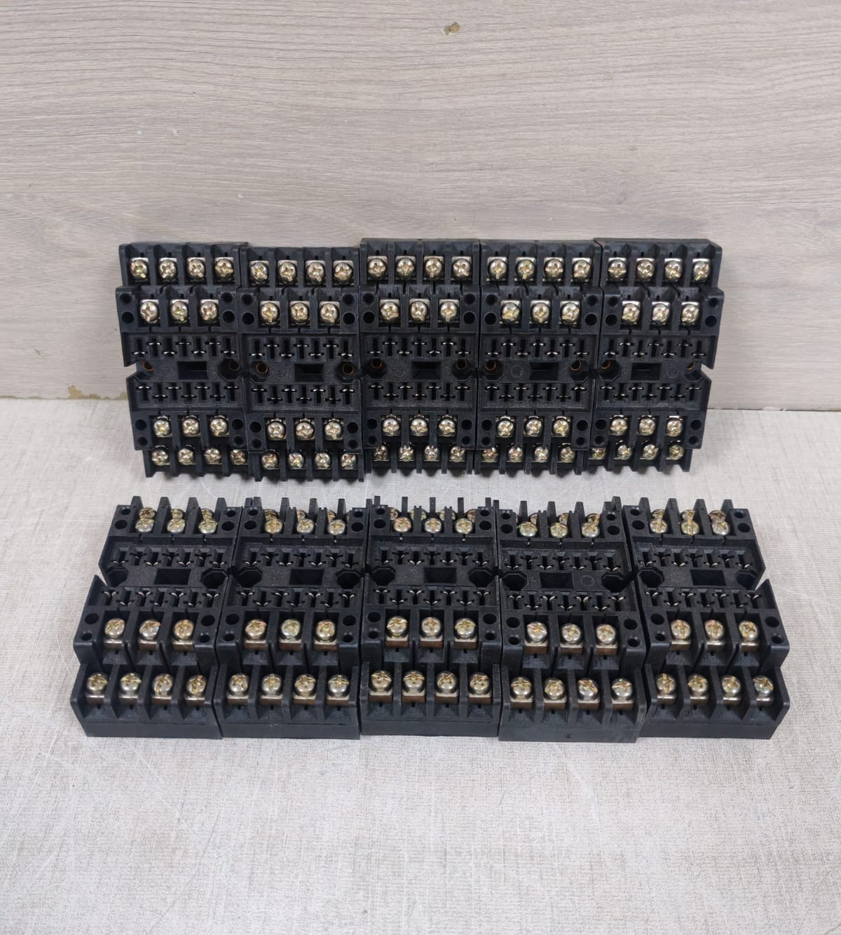 SMITT V23 RELAY SOCKET