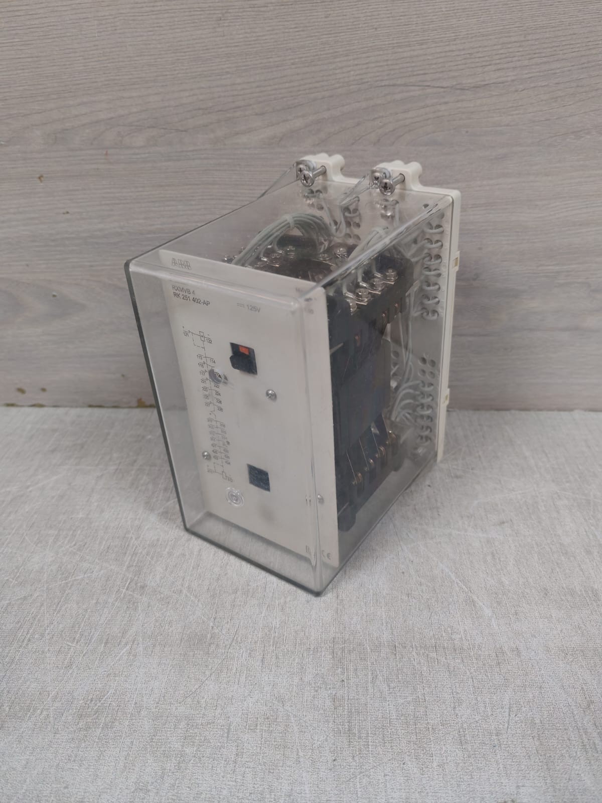 ABB RK-251-402 ABB RXMVB 4 RK 251 402-AP RELAY 125V 5