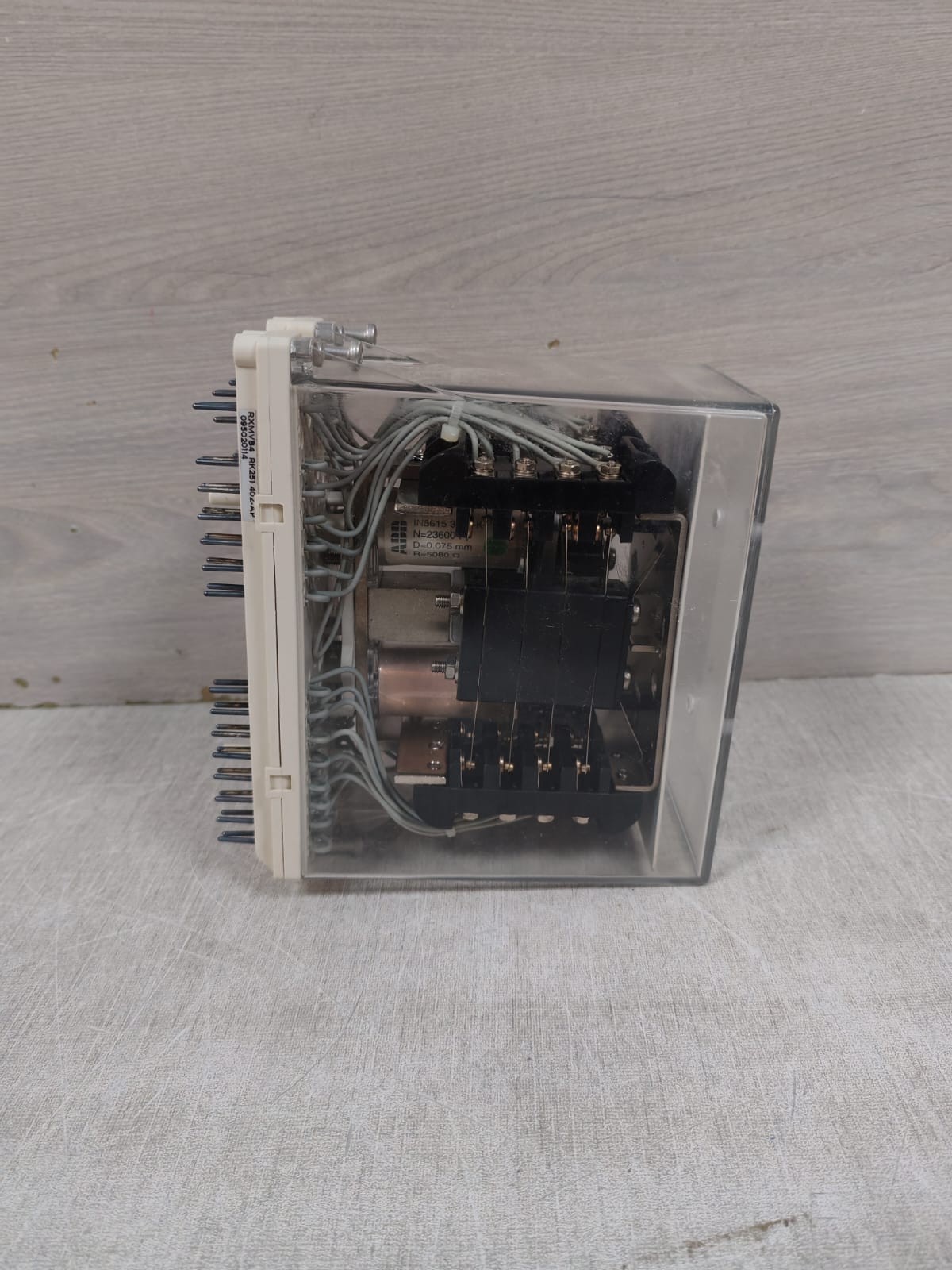 ABB RK-251-402 ABB RXMVB 4 RK 251 402-AP RELAY 125V 8