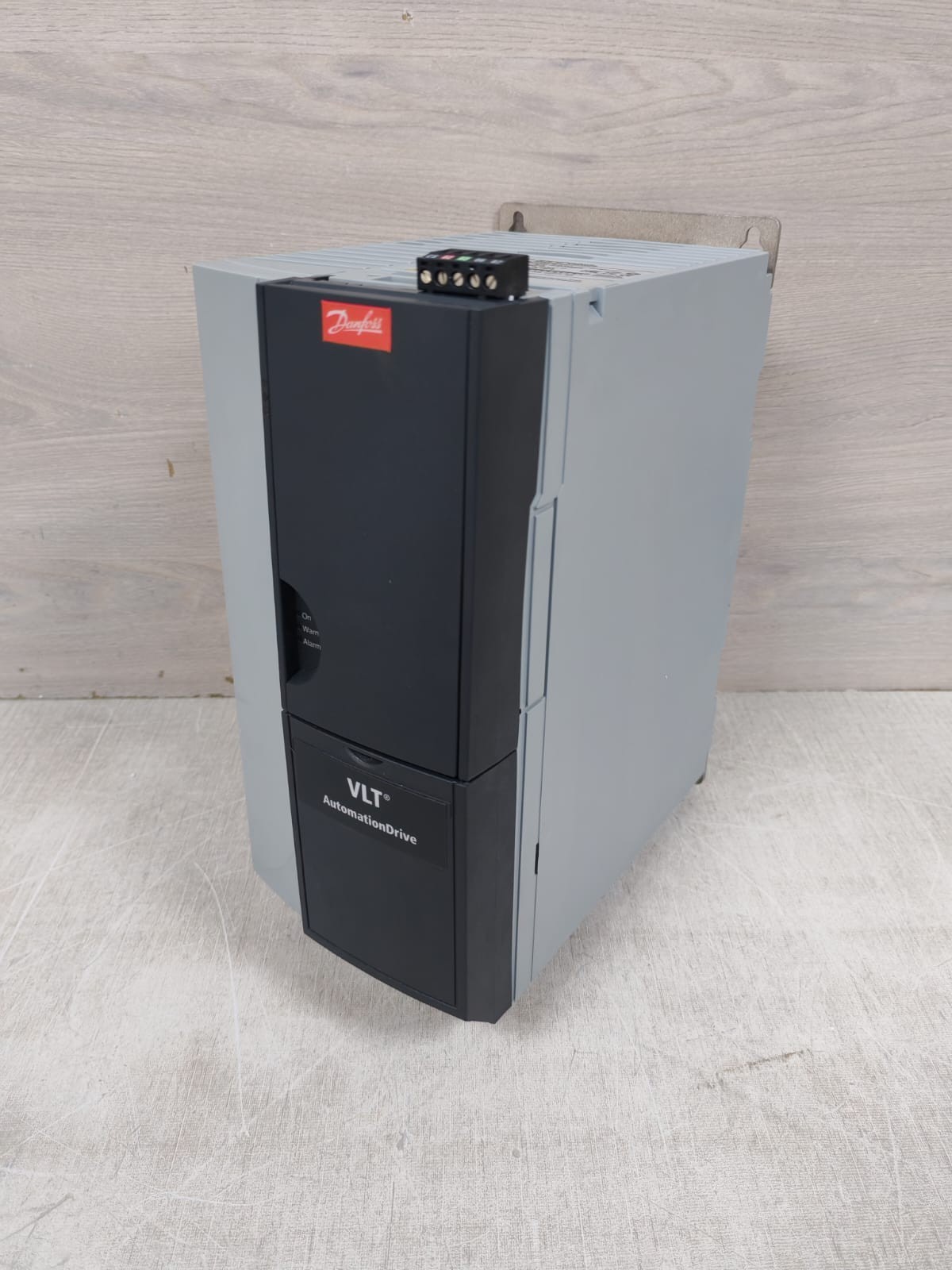 Danfoss 131B2127 DANFOSS VLT AUTOMATION DRIVE P/N 131B2127 7.5KW 400V 5