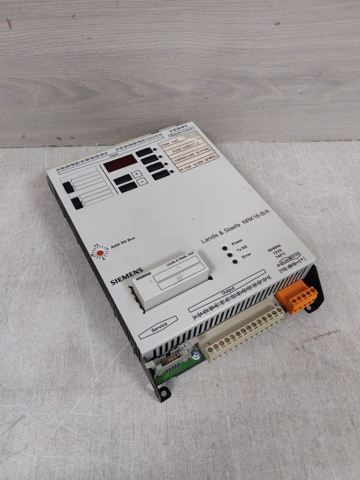 Siemens NRK16-B/A SIEMENS LANDIS & STAEFA NRK16-B/A SYSTEM CONTROLLER 7