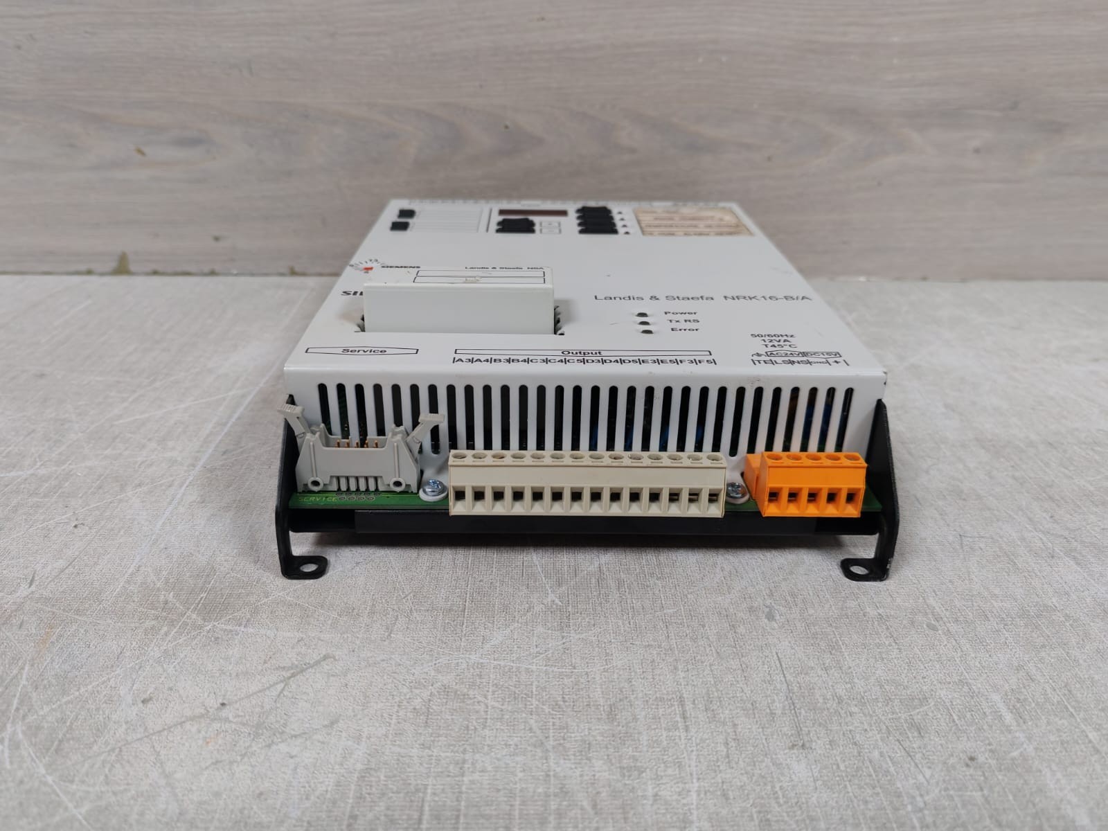 Siemens NRK16-B/A SIEMENS LANDIS & STAEFA NRK16-B/A SYSTEM CONTROLLER 10