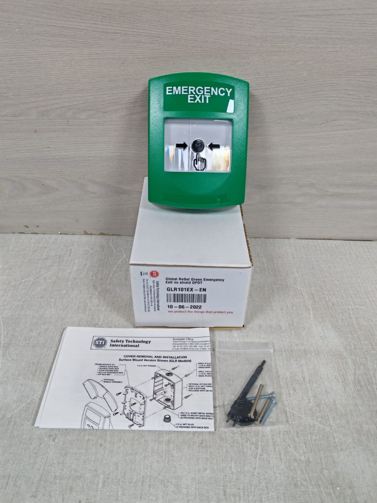 STI GLOBAL RESET GREEN EMERGENCY EXIT NO SHIELD DPDT GLR101EX-EN